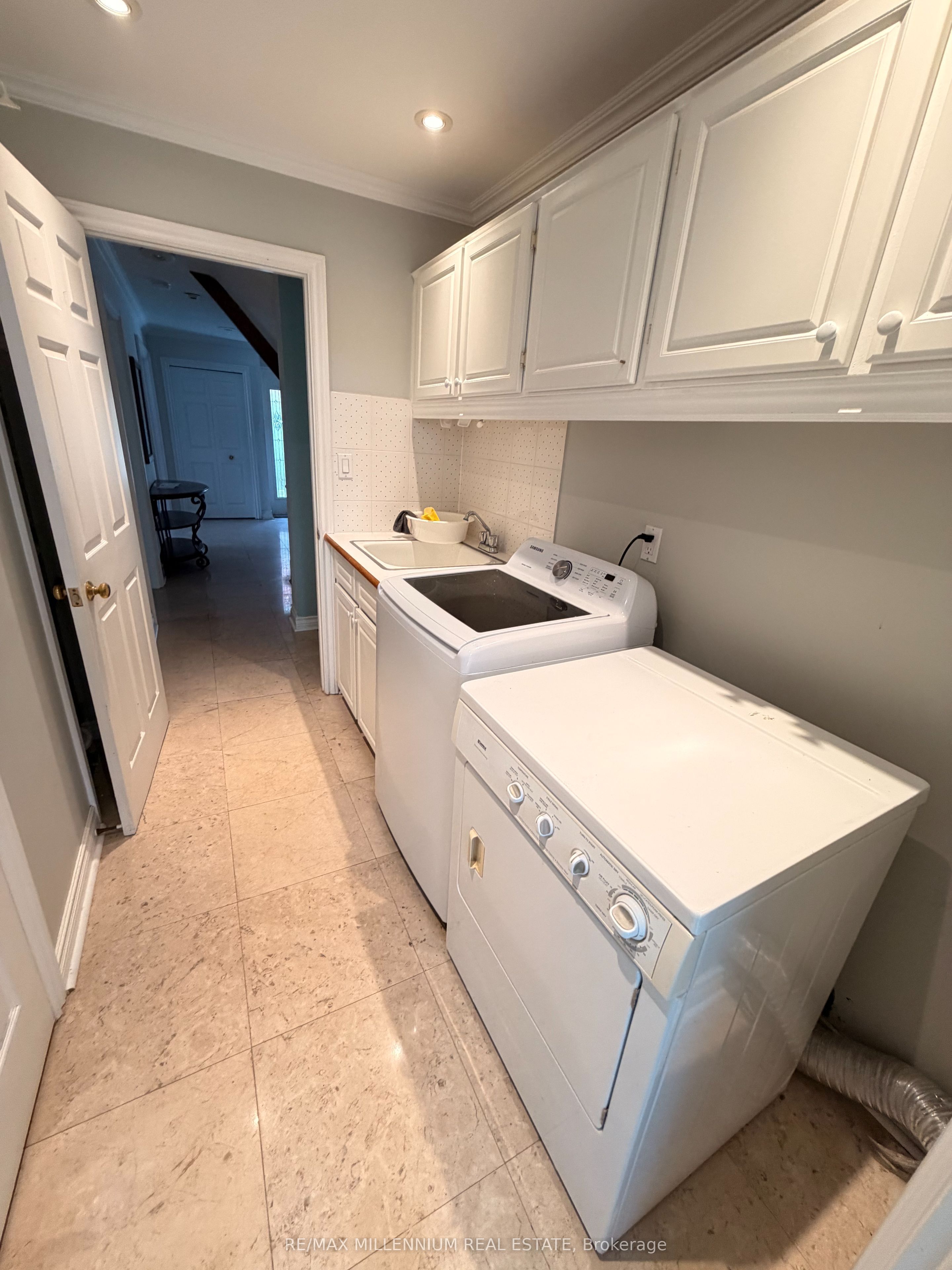 3501 Kingbird Court Property Photo 15