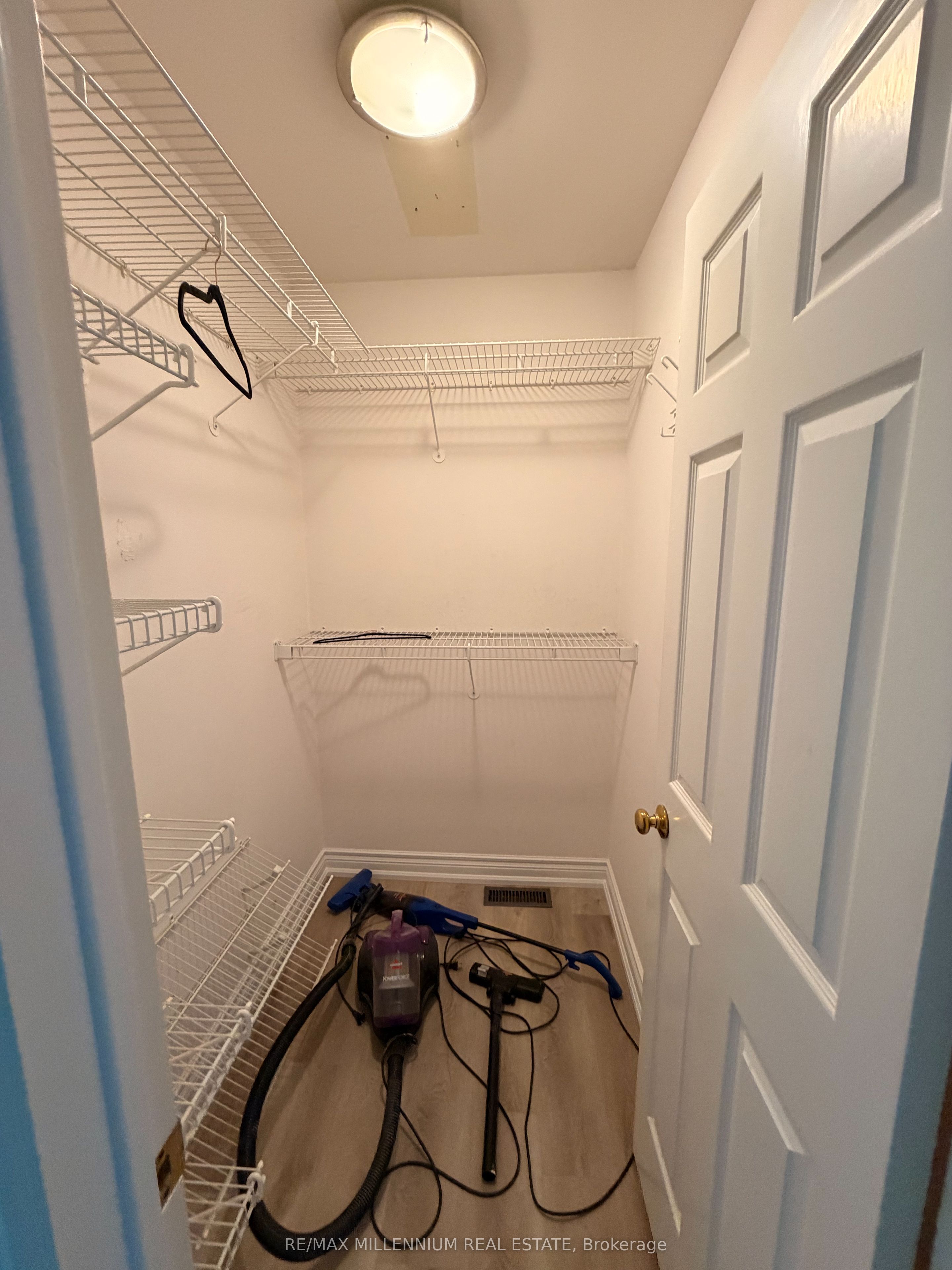 3501 Kingbird Court Property Photo 18