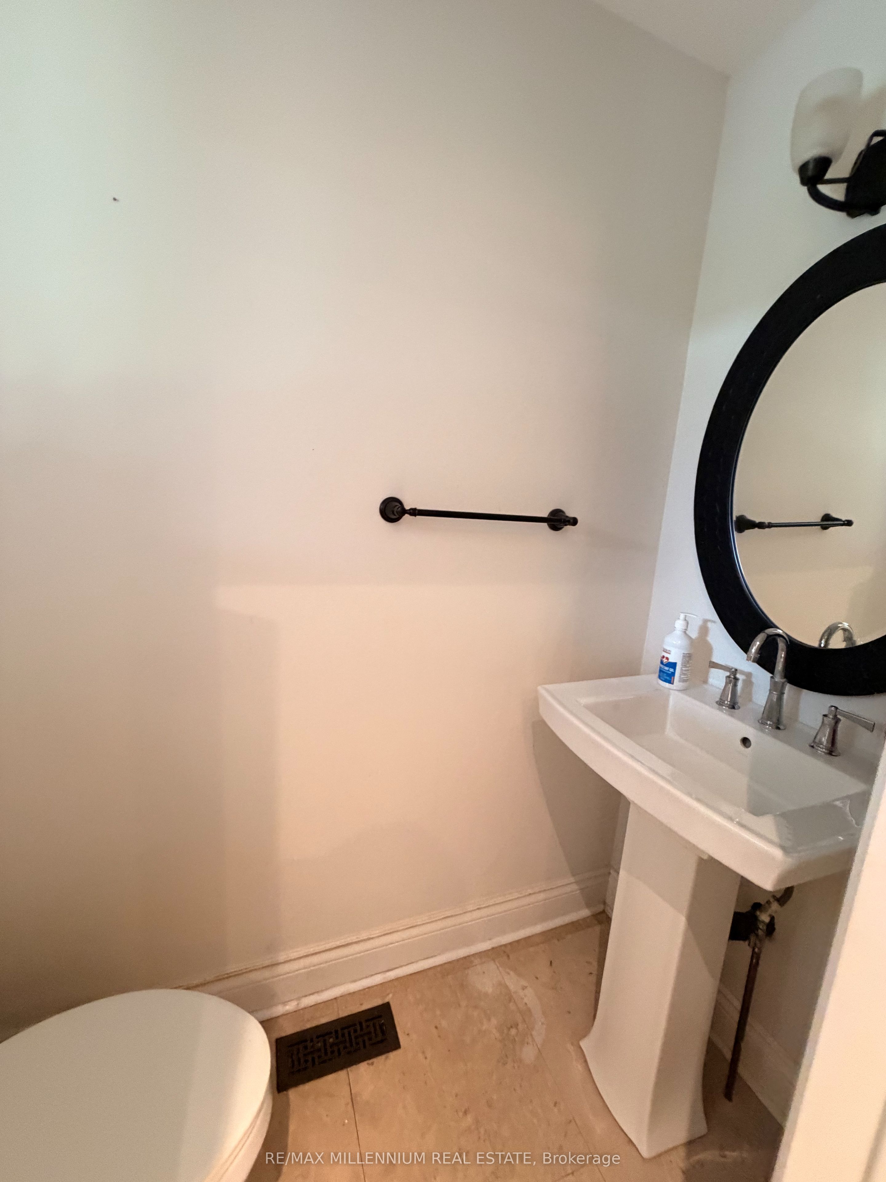 3501 Kingbird Court Property Photo 24