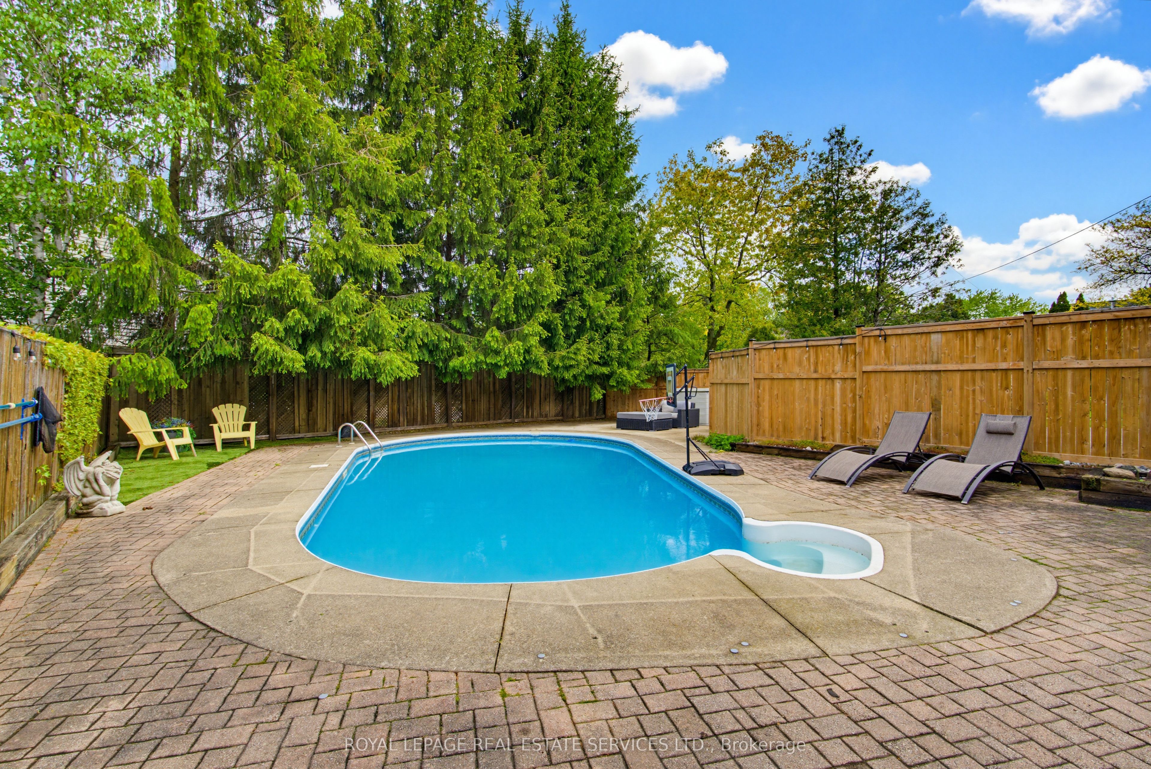 1390 Peerless Court Property Photo 6