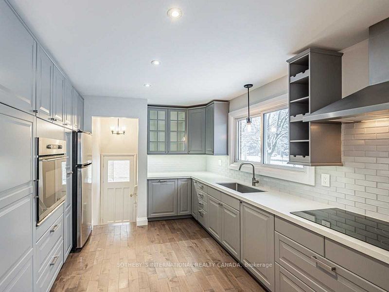 525 Dynes Road Property Photo 3