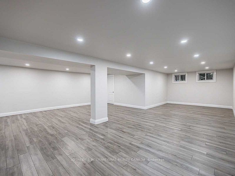 525 Dynes Road Property Photo 10