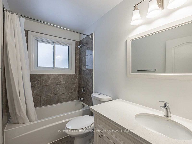 525 Dynes Road Property Photo 14