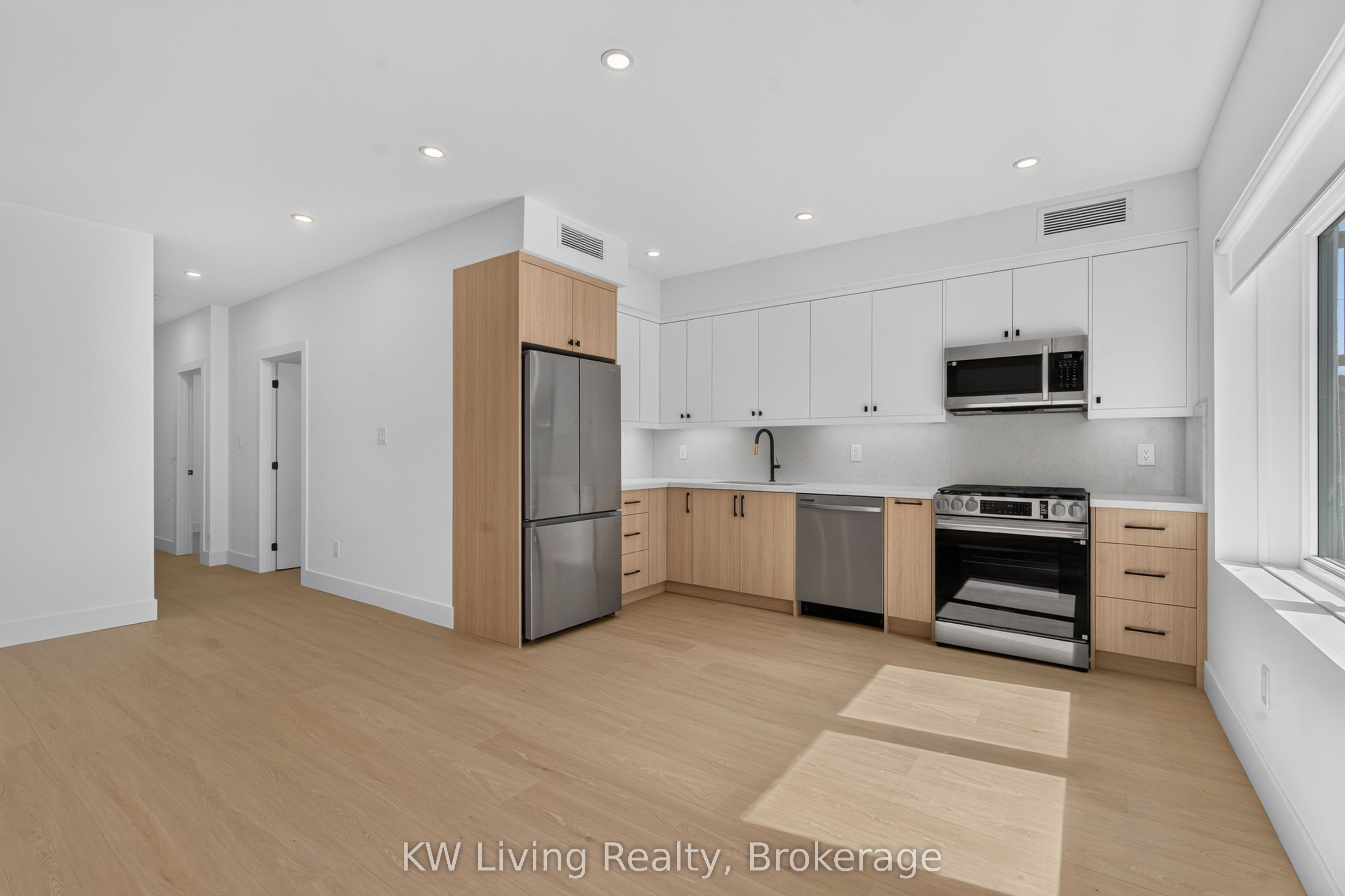 96 Belgravia Avenue Property Photo 4