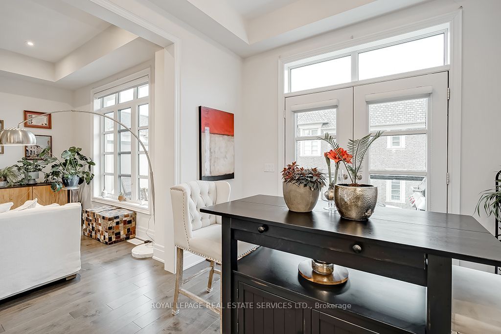 210 Dorval Drive Property Photo 17