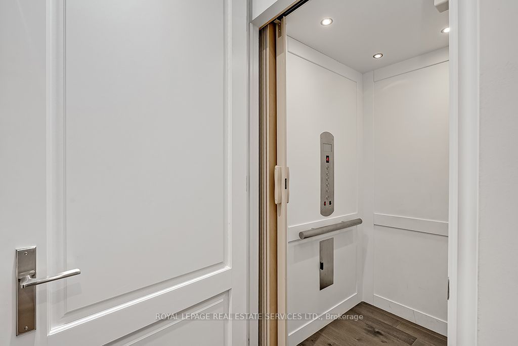 210 Dorval Drive Property Photo 25