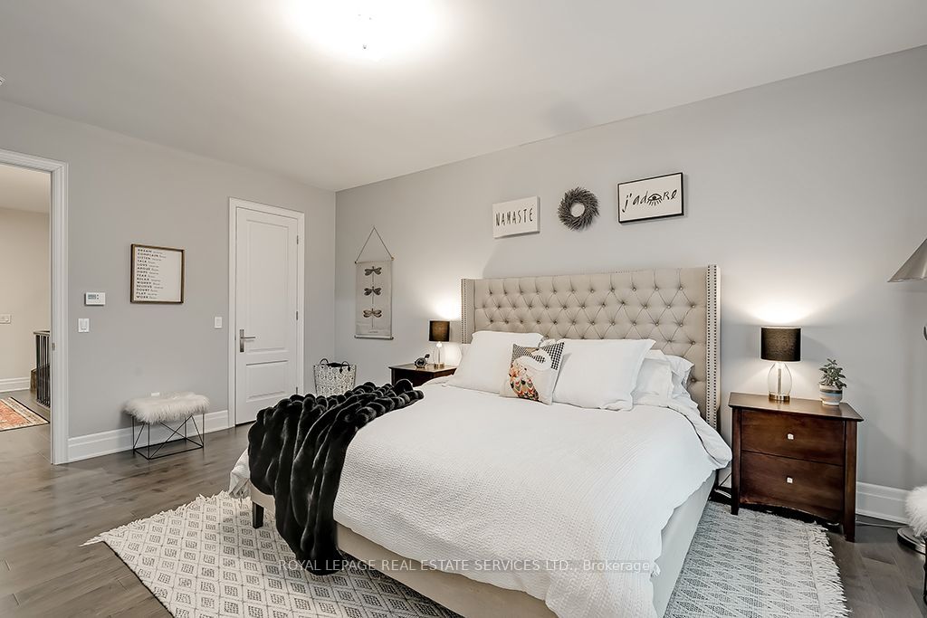 210 Dorval Drive Property Photo 28
