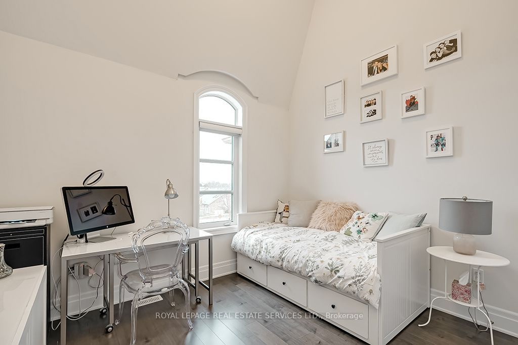 210 Dorval Drive Property Photo 32