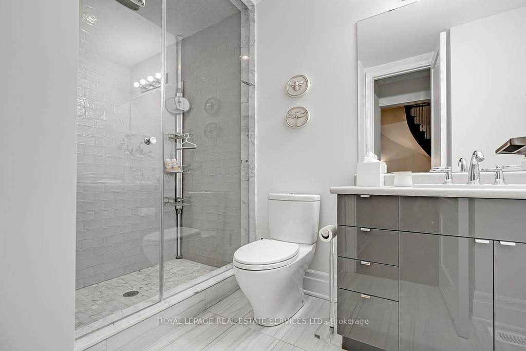 210 Dorval Drive Property Photo 37