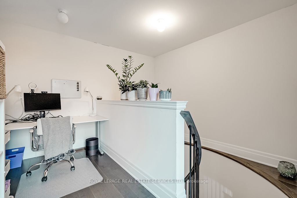 210 Dorval Drive Property Photo 38