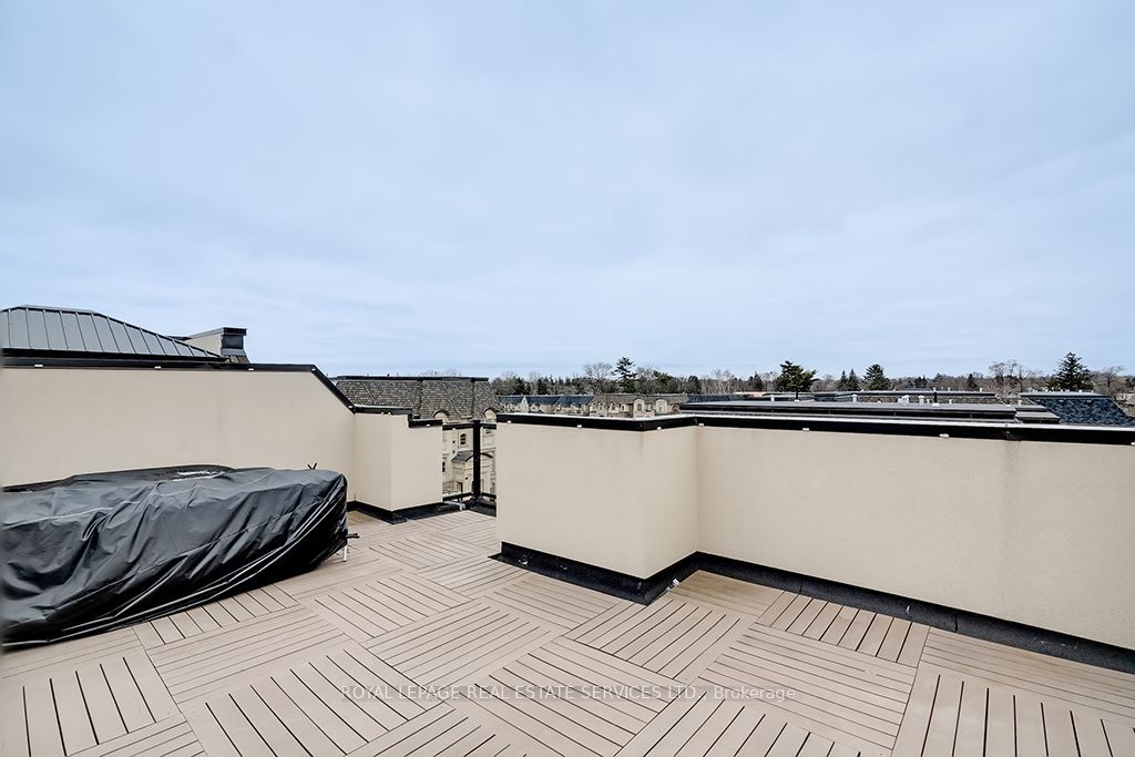 210 Dorval Drive Property Photo 39