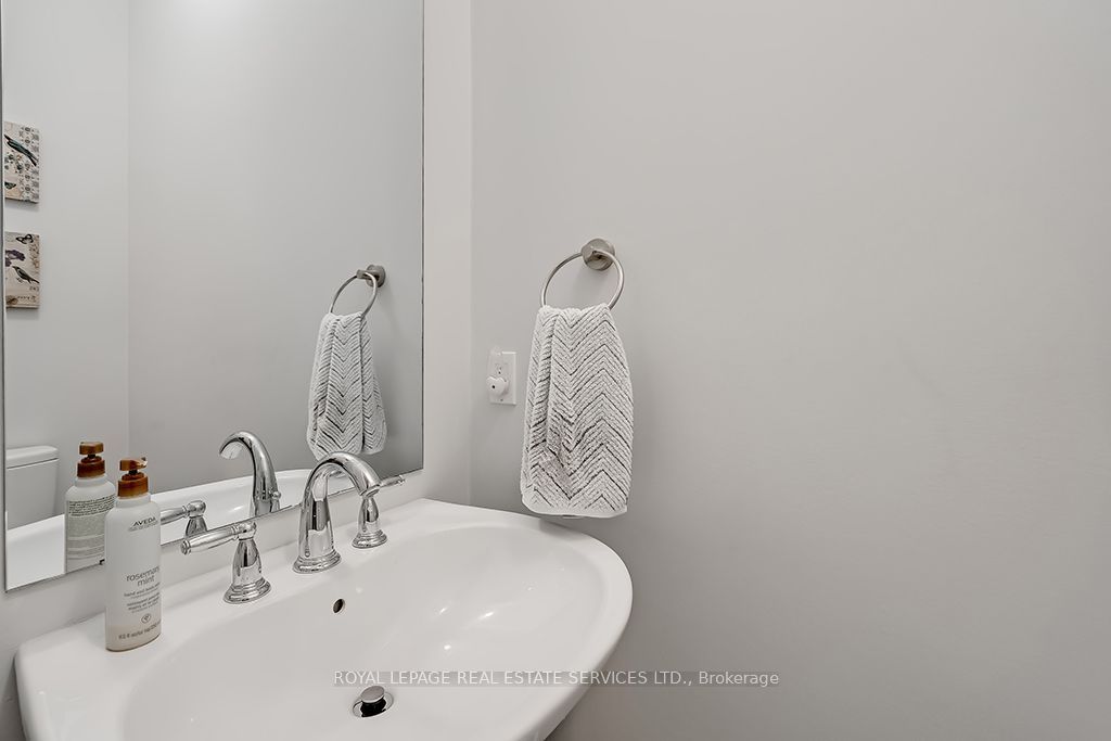 210 Dorval Drive Property Photo 42
