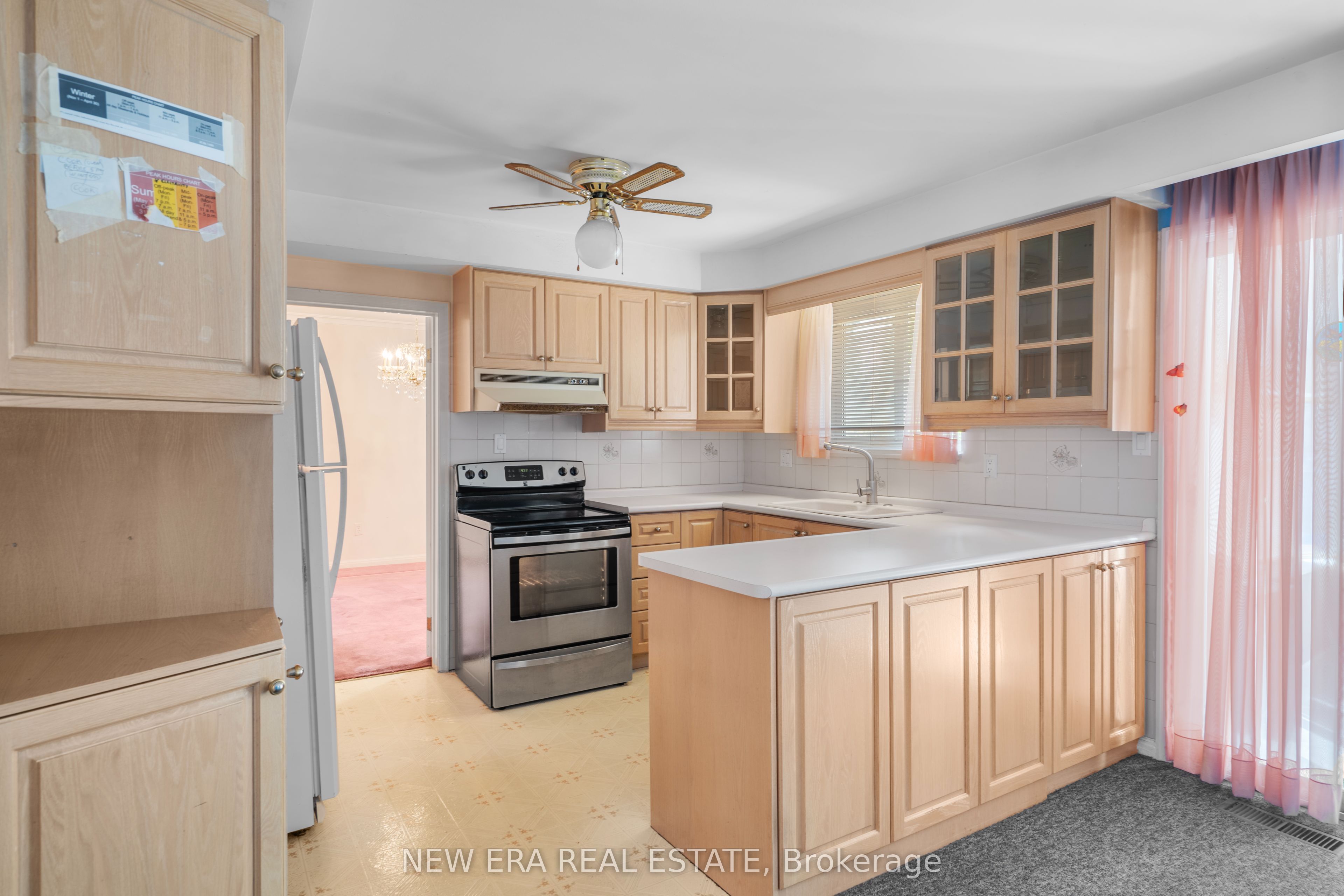 1889 Steepbank Crescent Property Photo 12