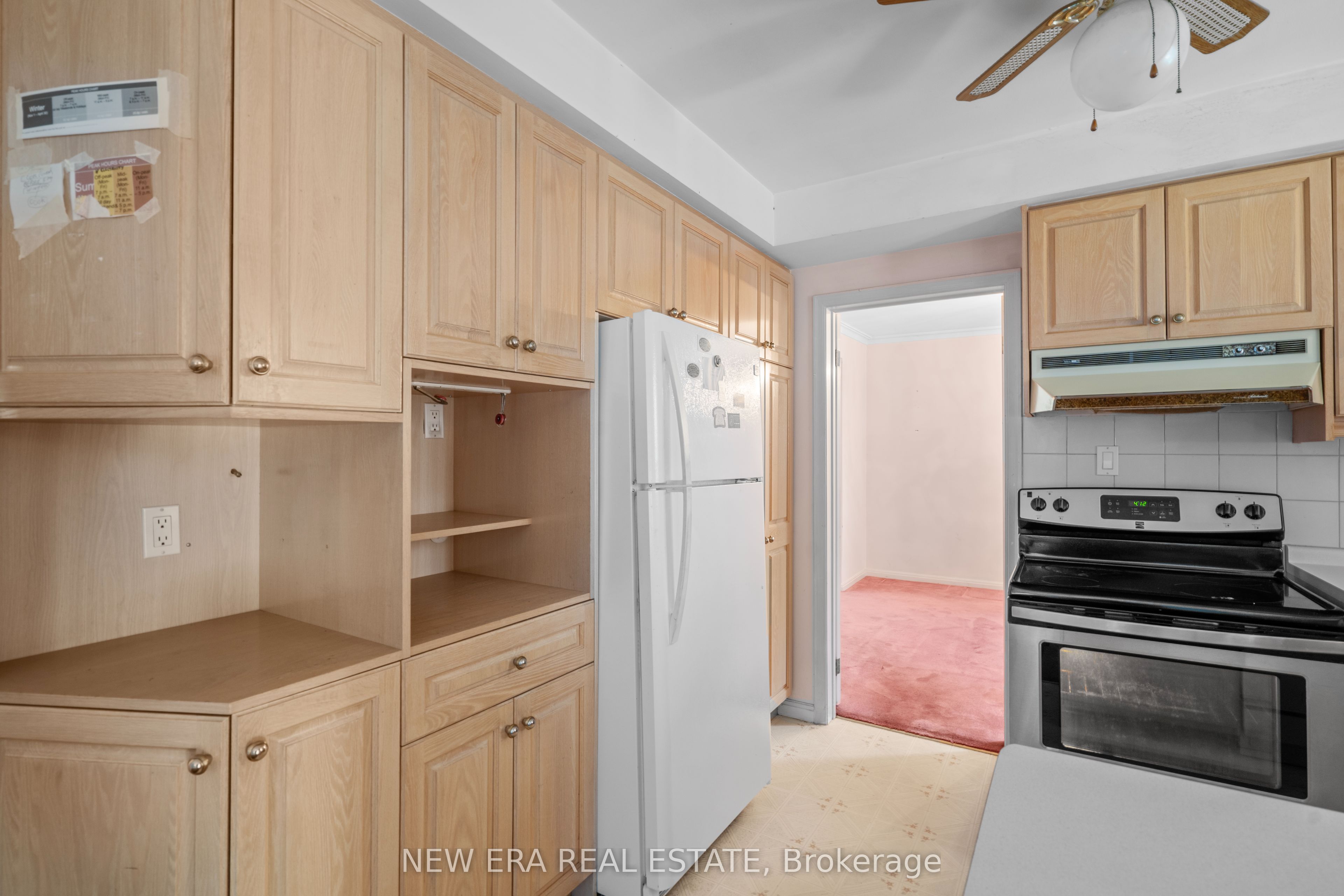 1889 Steepbank Crescent Property Photo 14