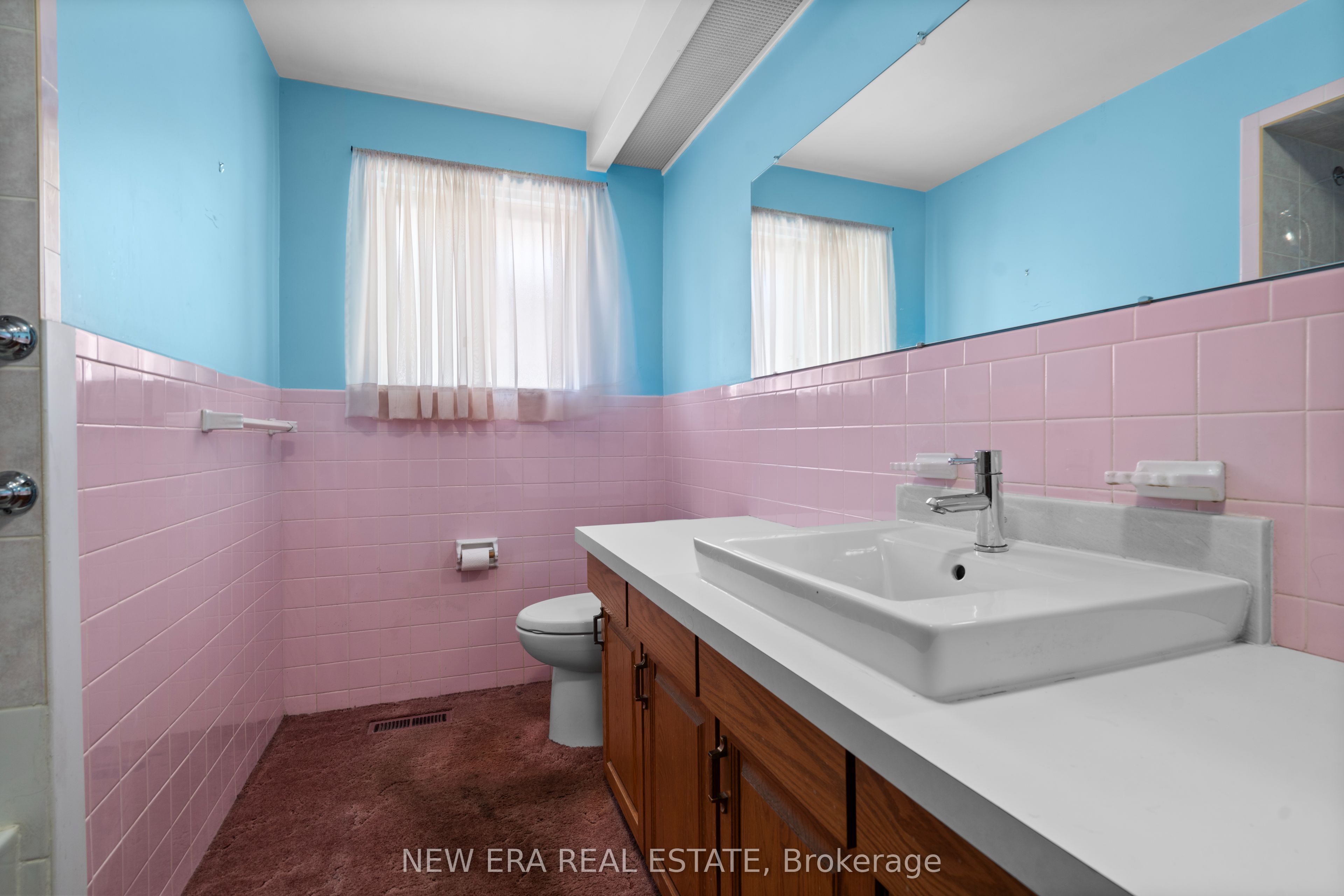 1889 Steepbank Crescent Property Photo 20