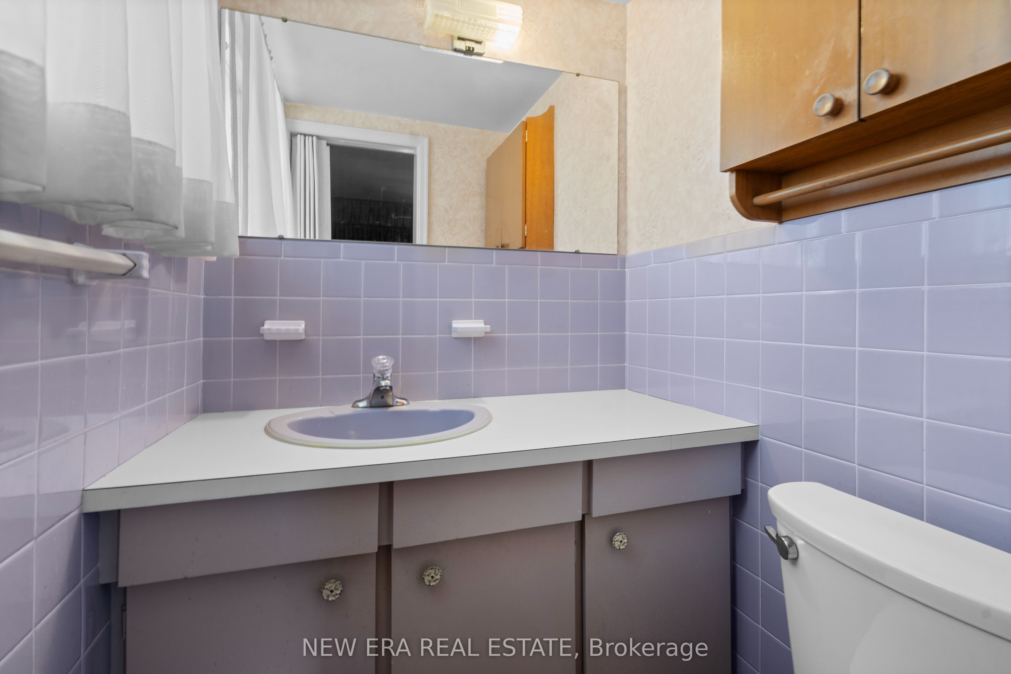 1889 Steepbank Crescent Property Photo 24