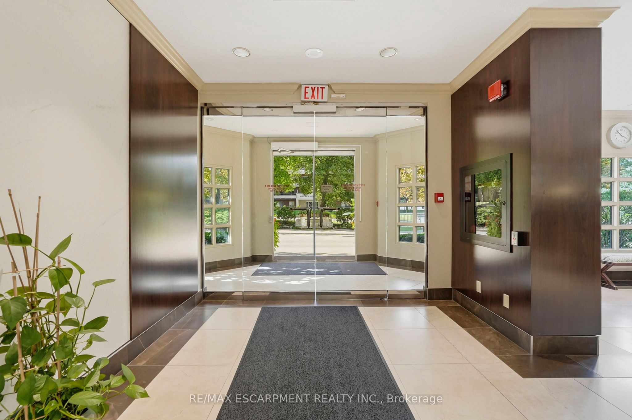100 Millside Drive 403 Property Photo 4