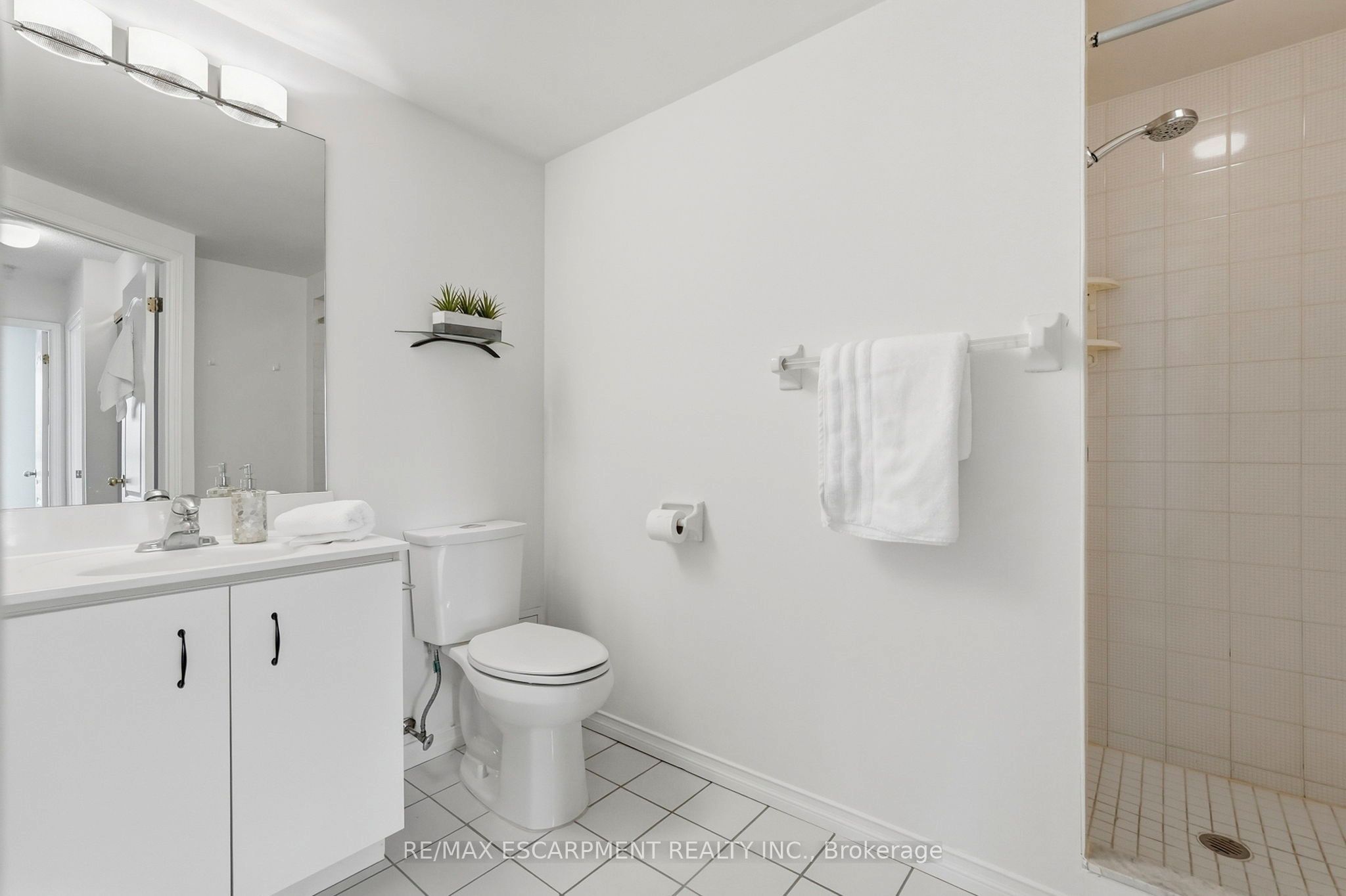 100 Millside Drive 403 Property Photo 21