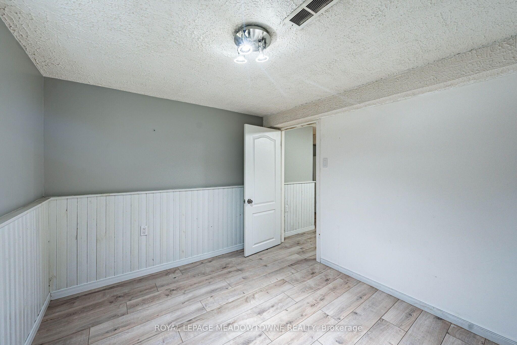 46 Reigate Avenue Property Photo 42