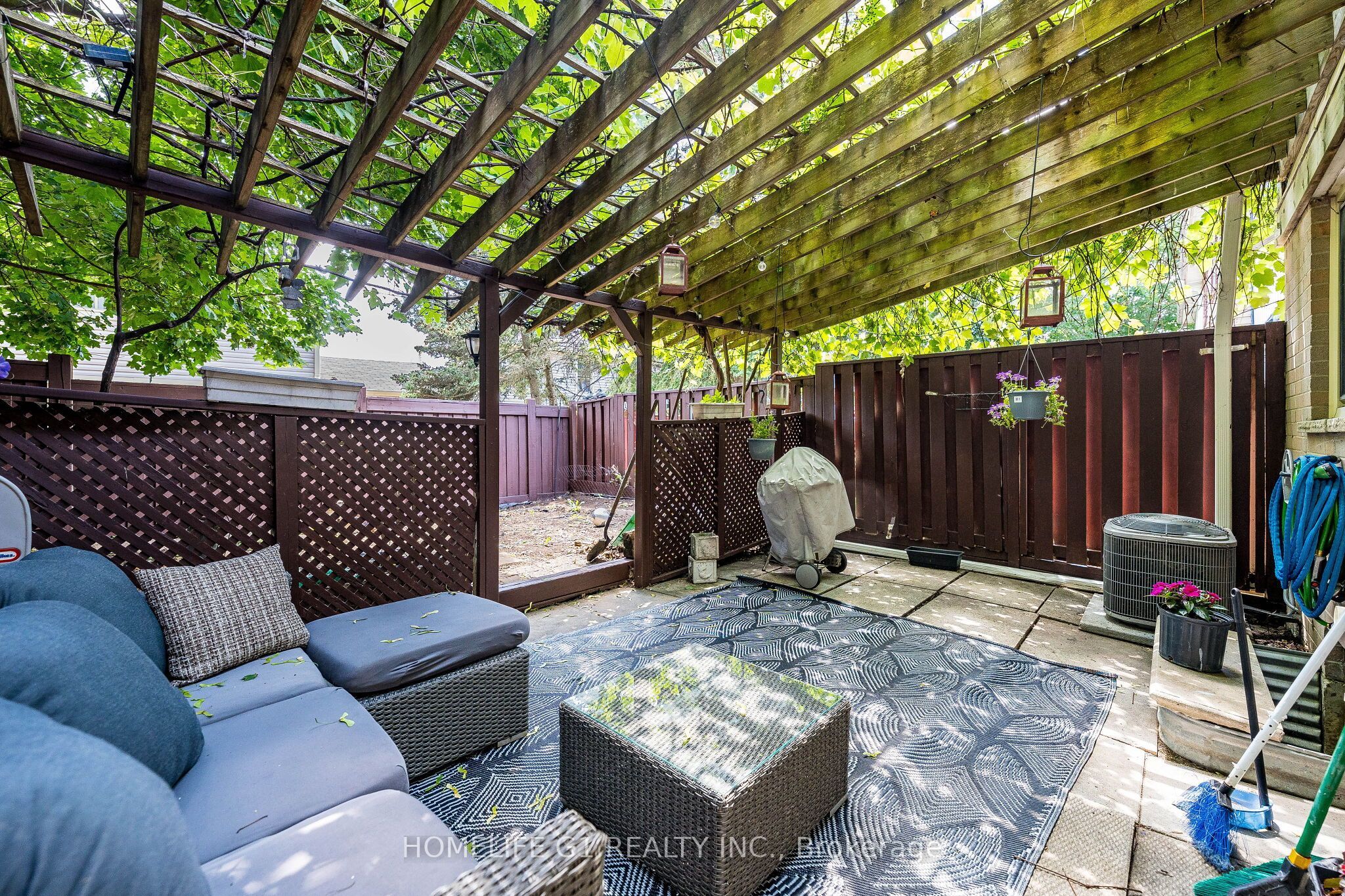 48 Thatcher Court Property Photo 32