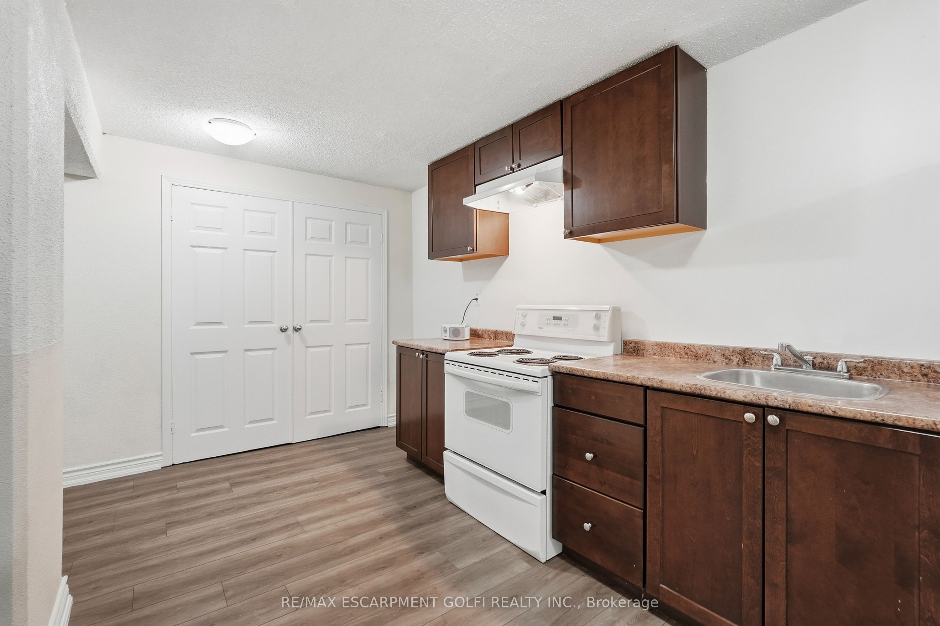 2180 Dixie Road Property Photo 18