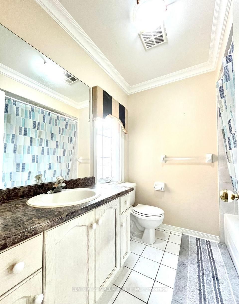 215 Kingknoll Drive Property Photo 17