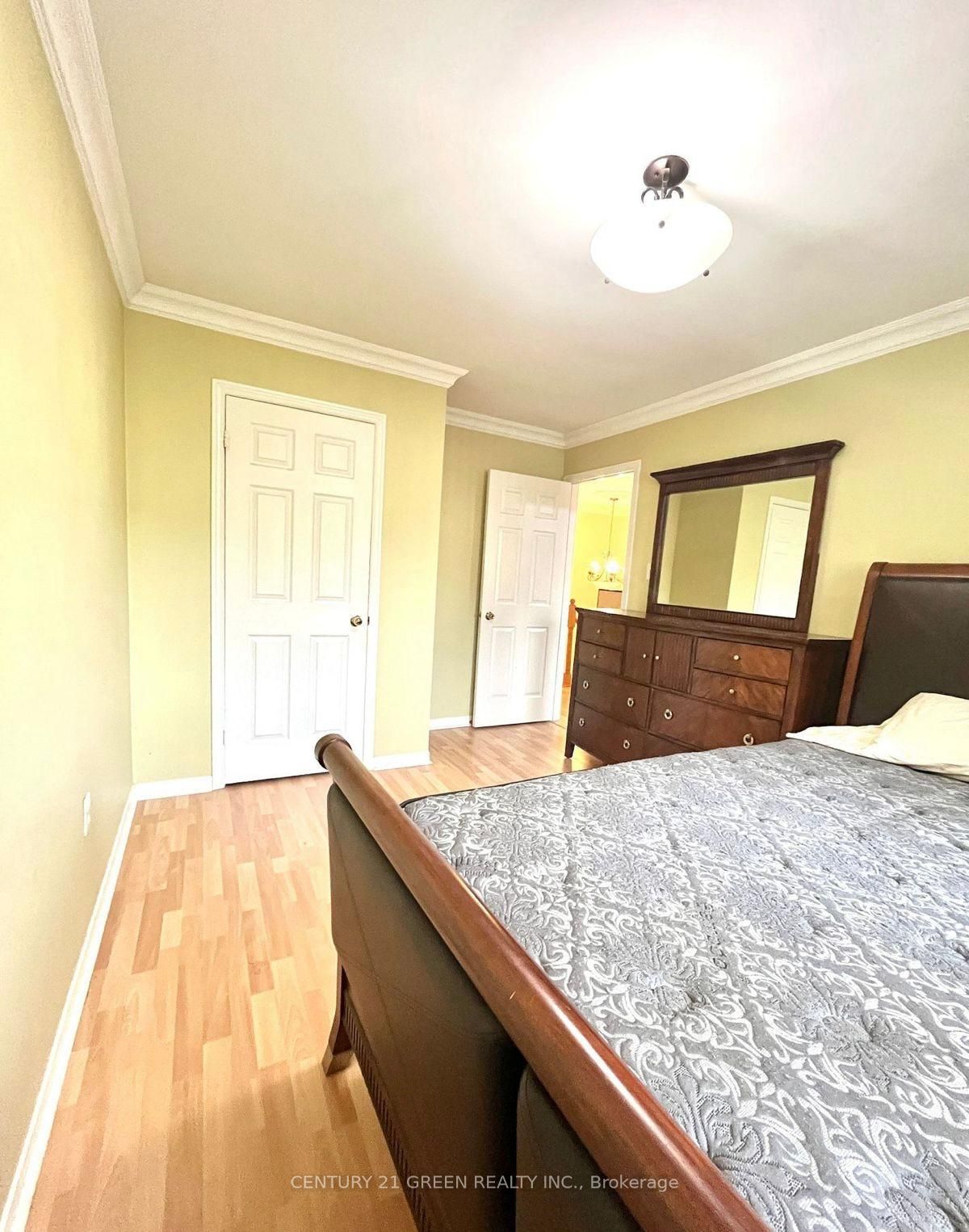 215 Kingknoll Drive Property Photo 21