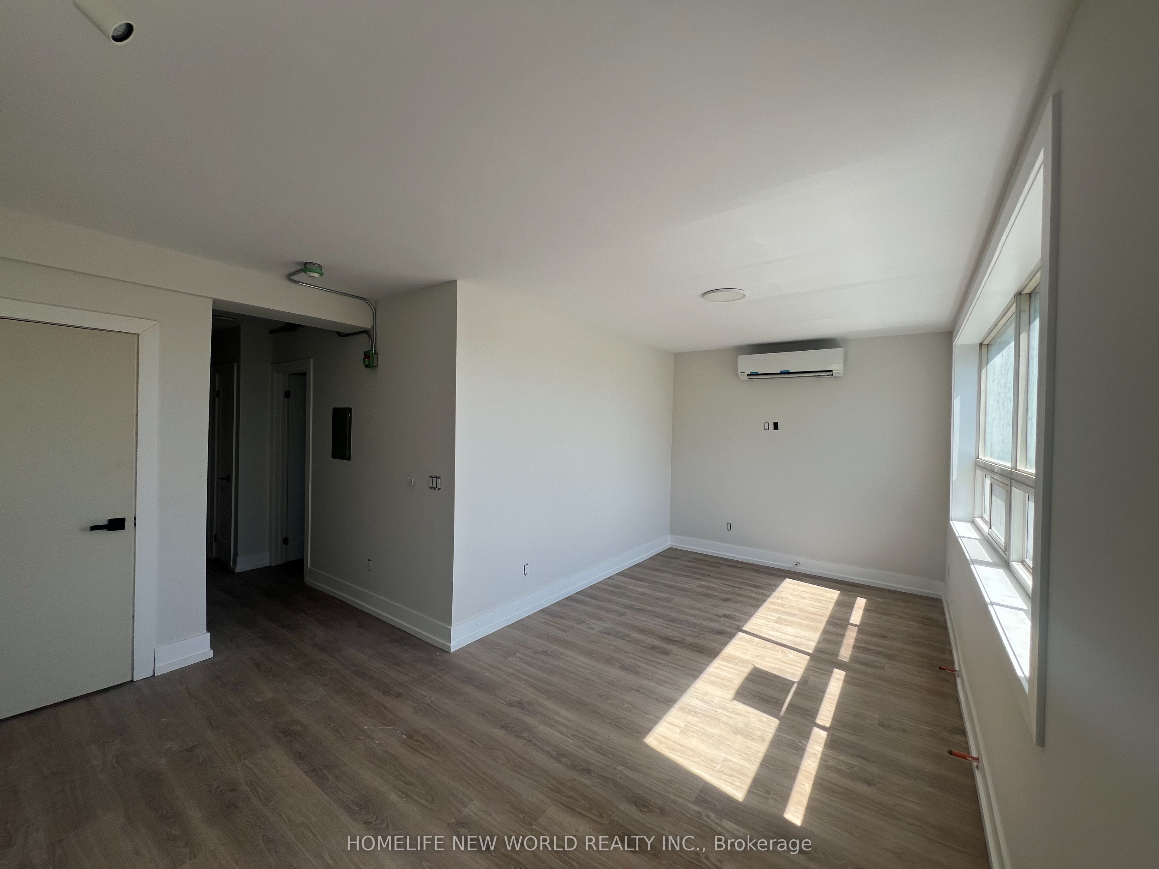 2310 Lake Shore Boulevard 3 Property Photo 3