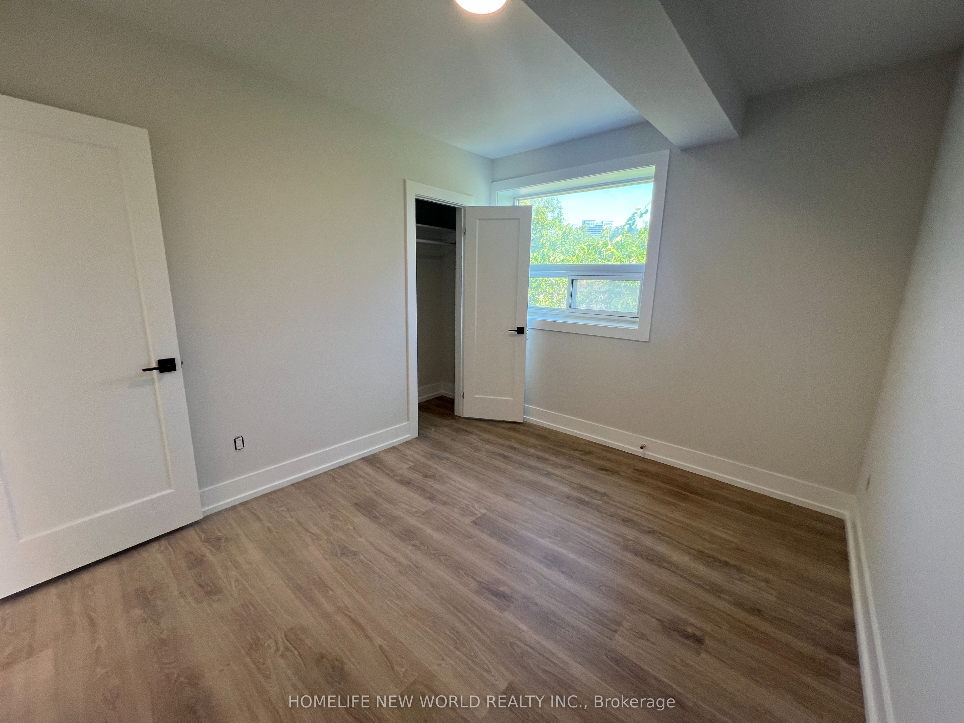2310 Lake Shore Boulevard 3 Property Photo 6