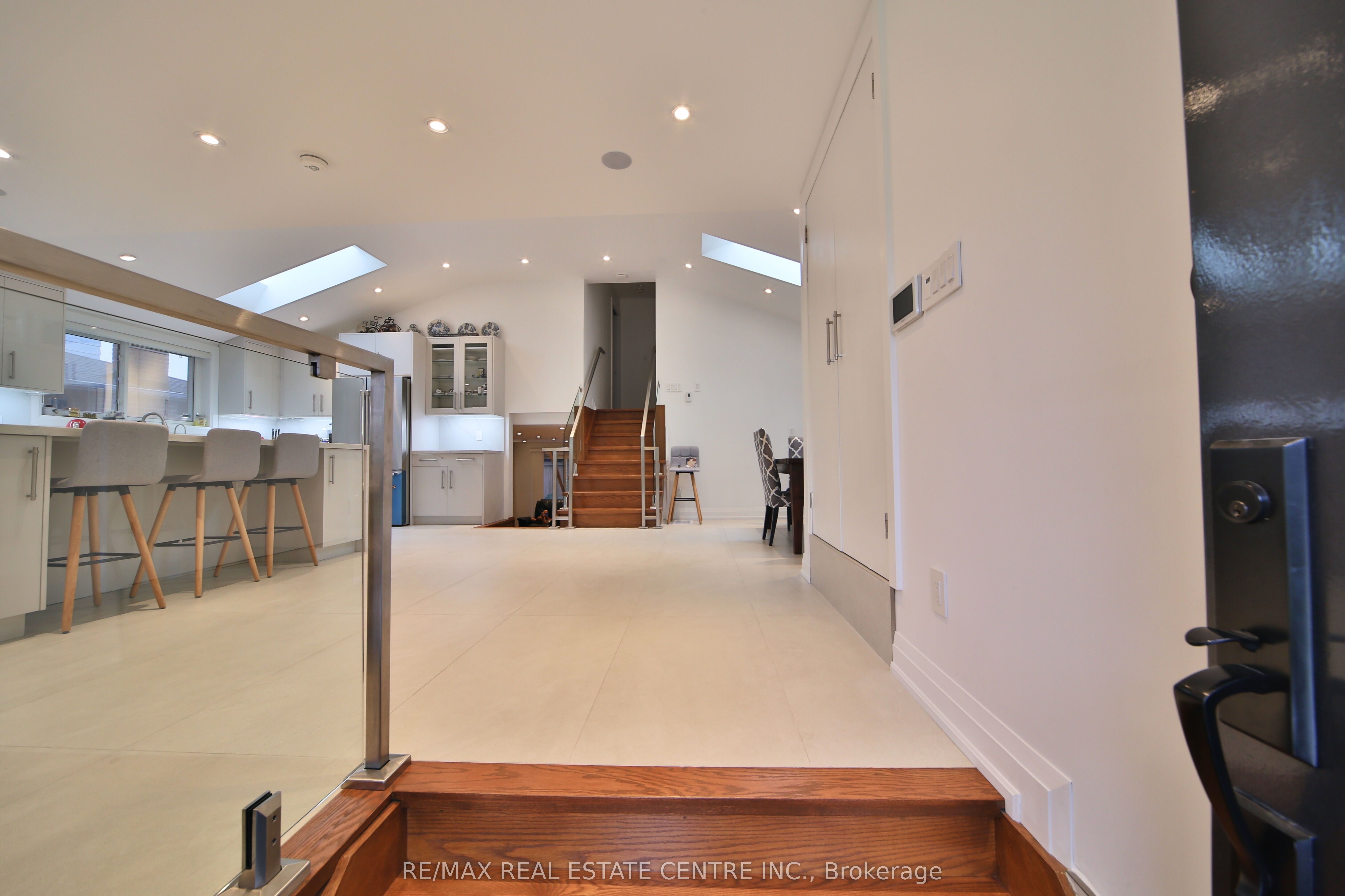 3158 Valmarie Avenue Property Photo 12