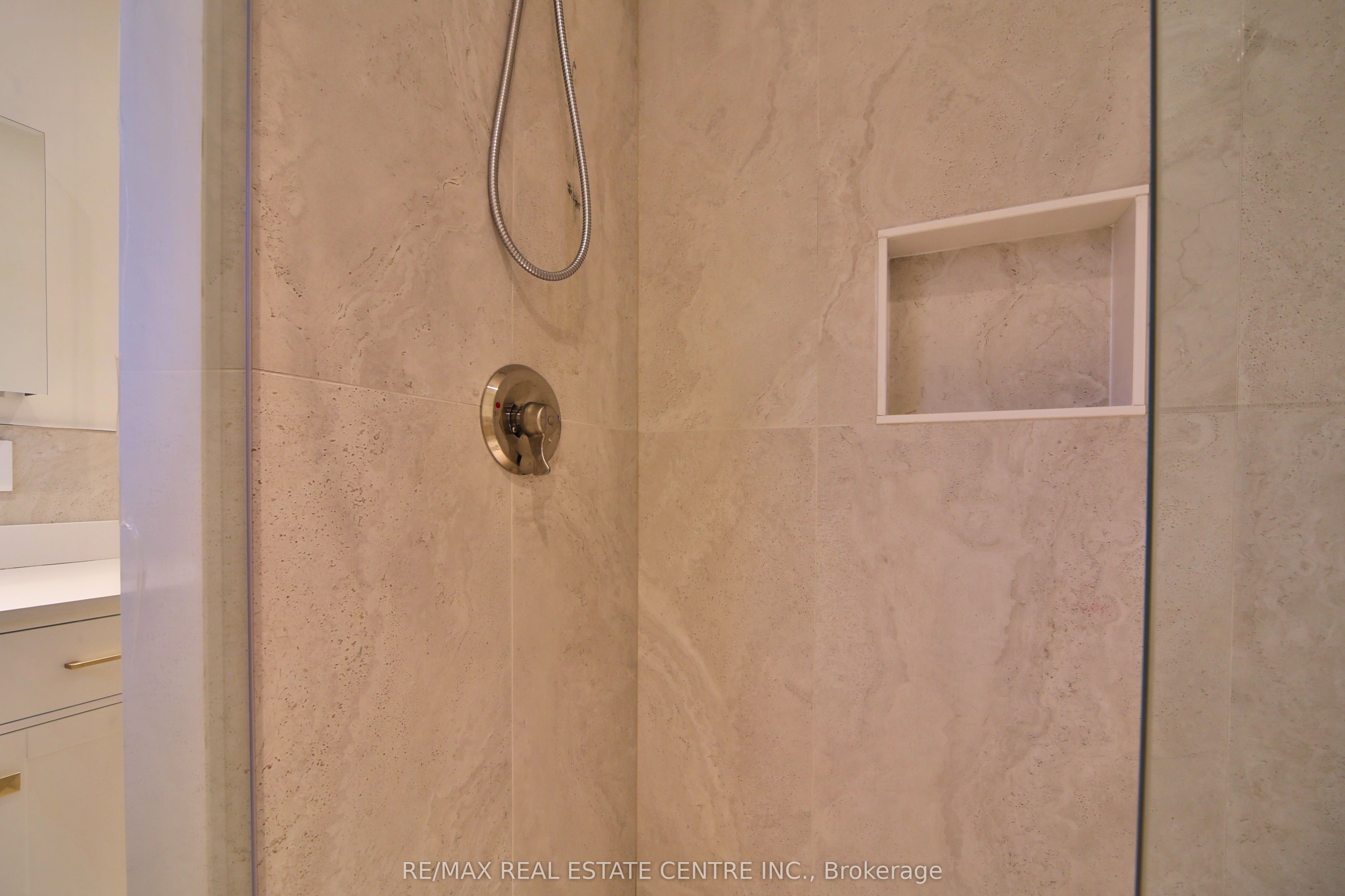 3158 Valmarie Avenue Property Photo 21