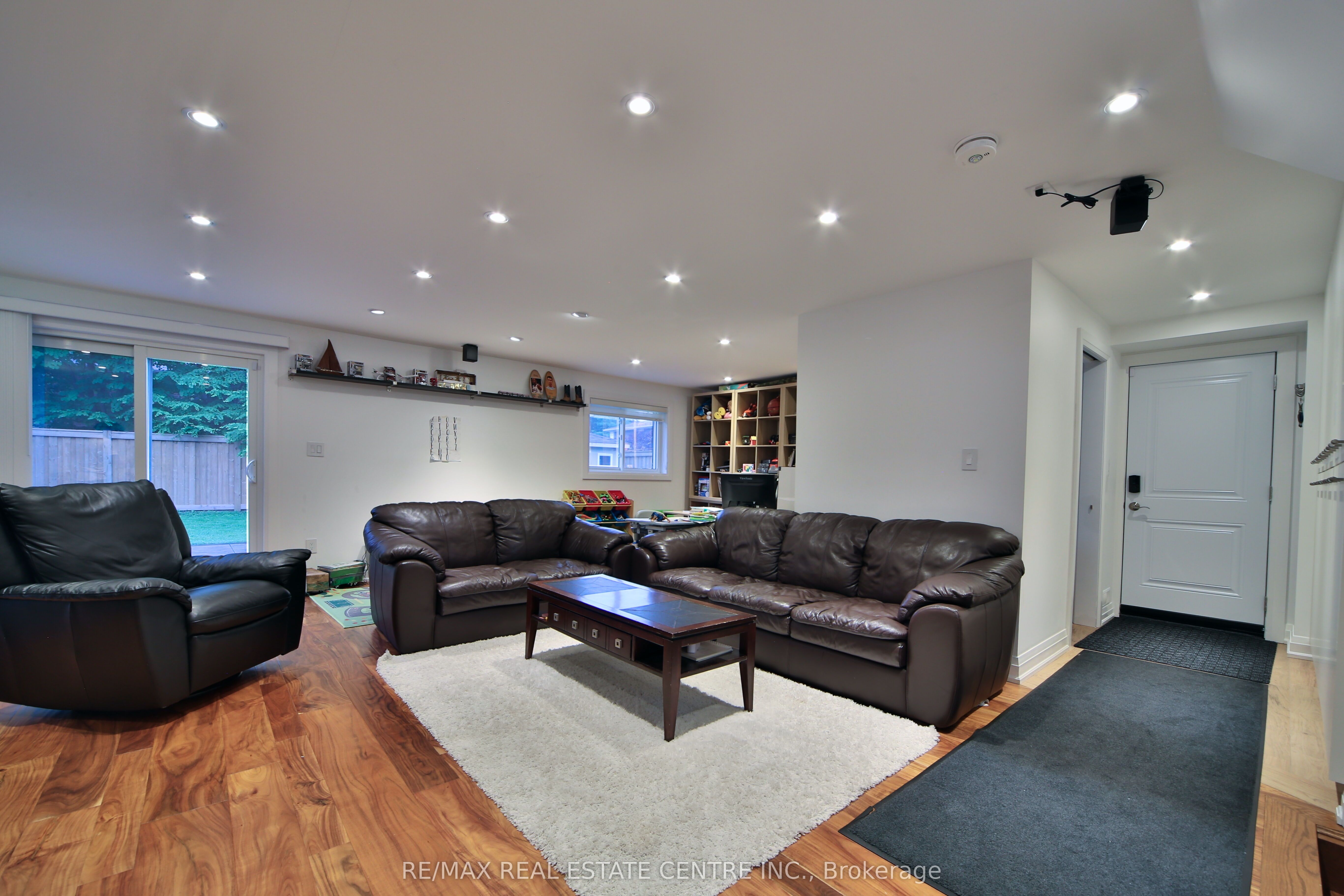 3158 Valmarie Avenue Property Photo 31