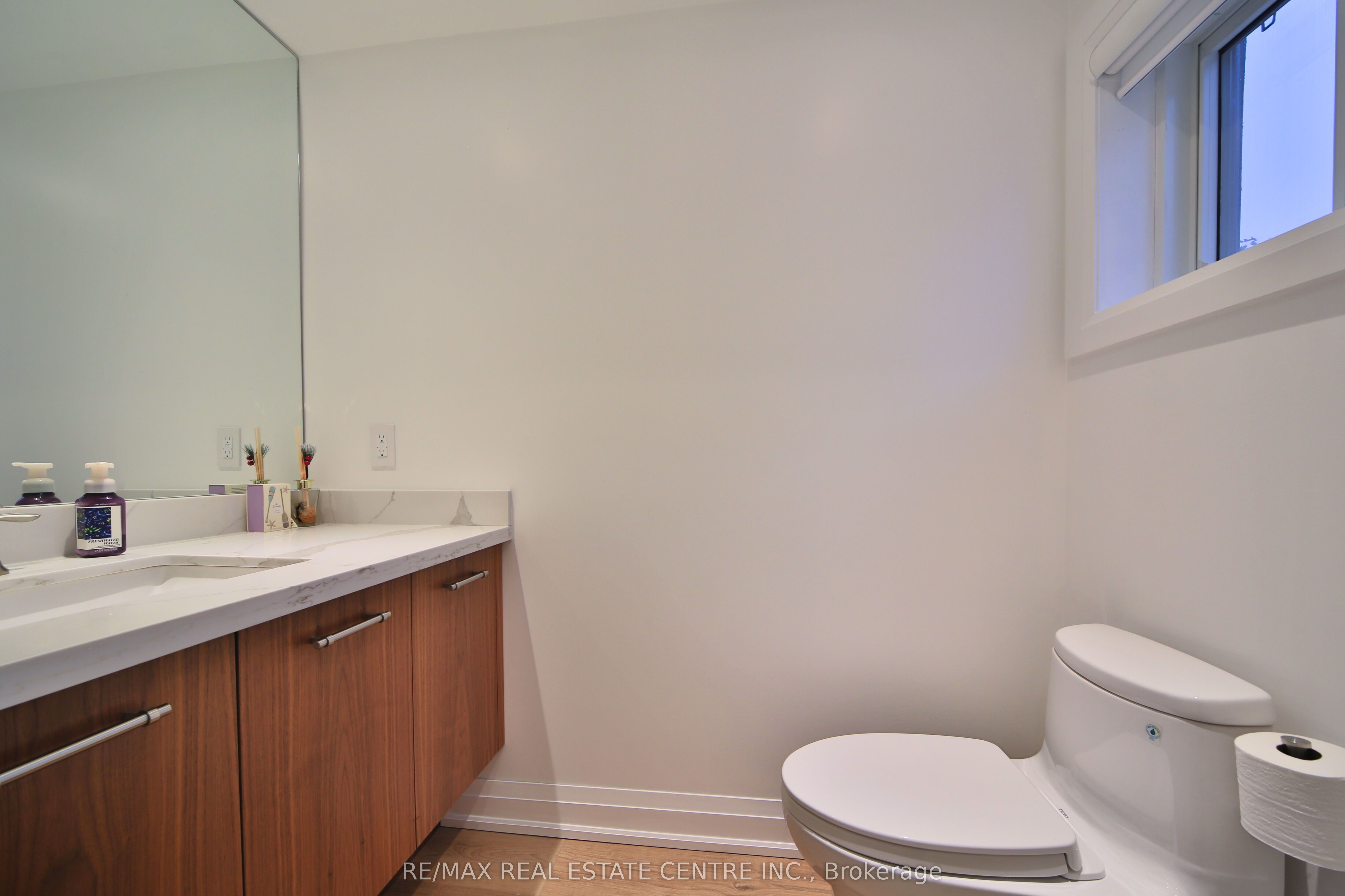 3158 Valmarie Avenue Property Photo 34