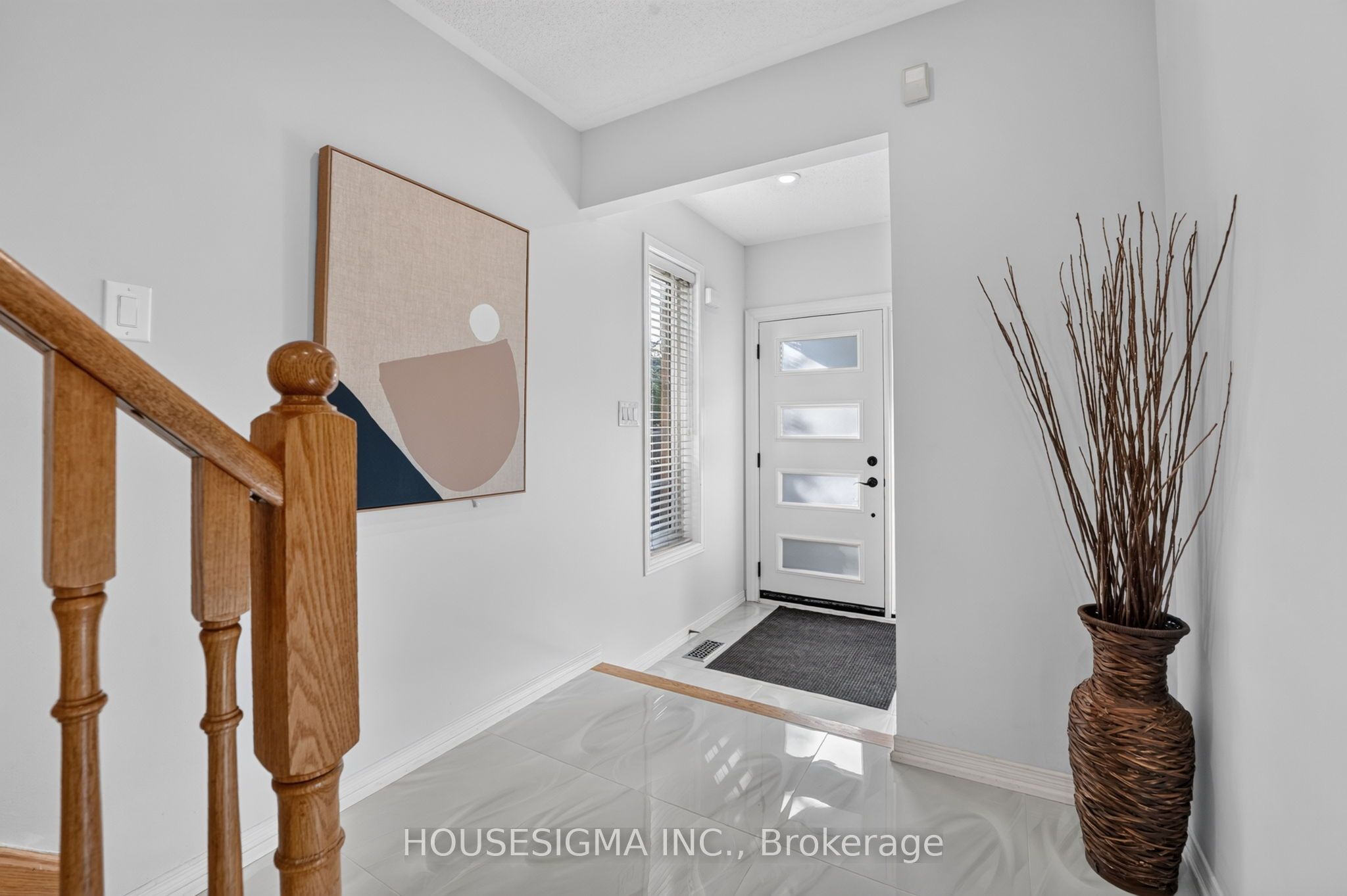 5261 Palmetto Place Property Photo 6