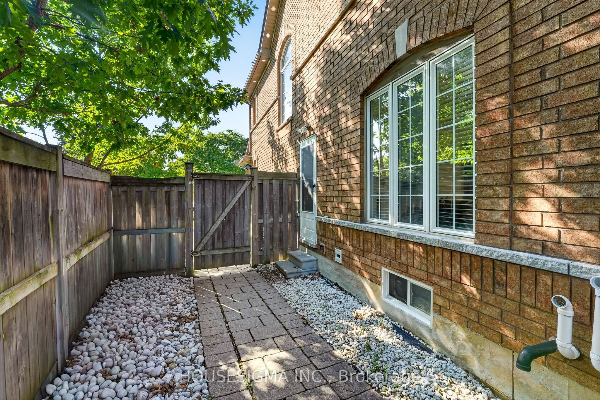 5261 Palmetto Place Property Photo 31