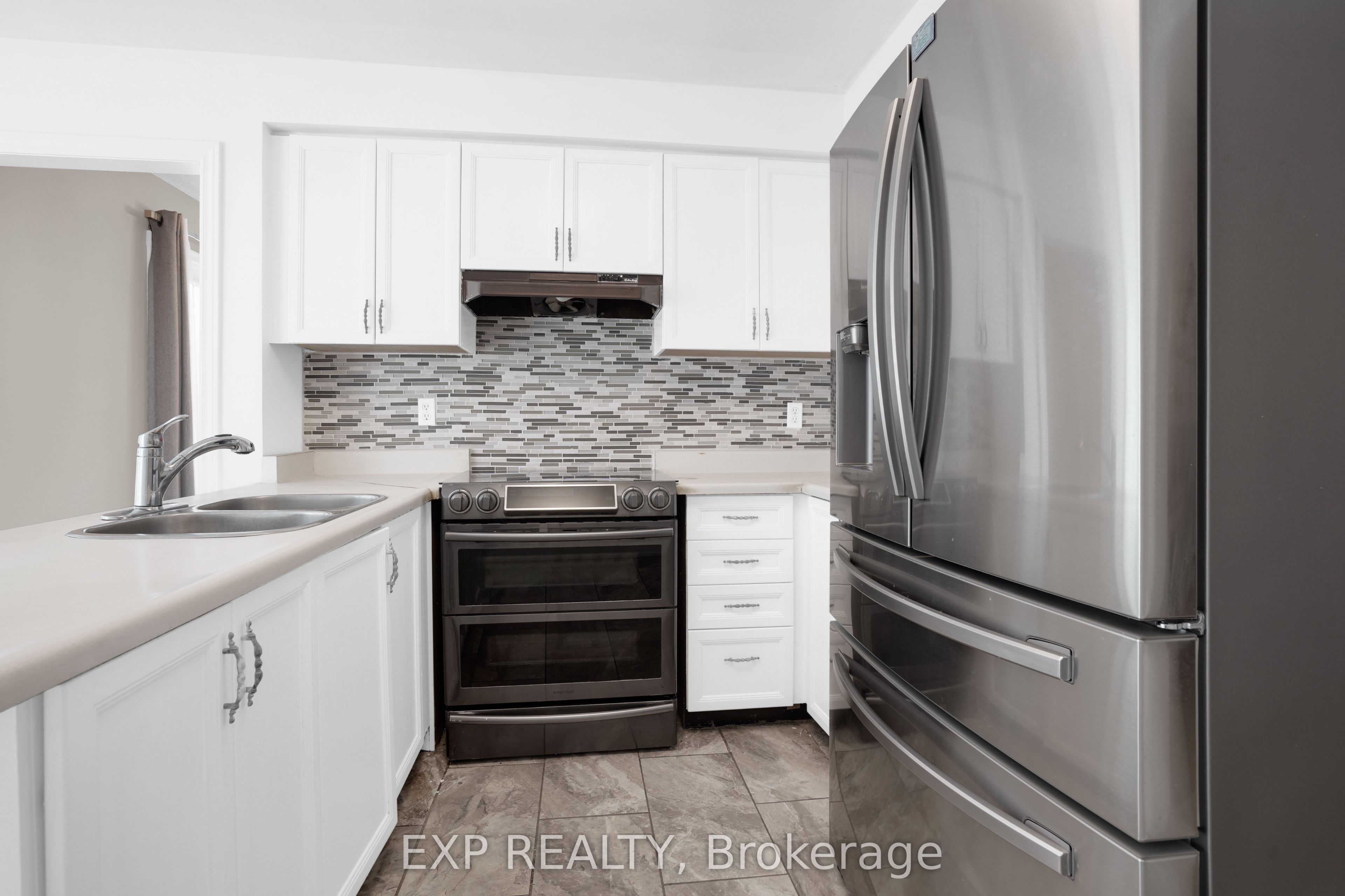 271 Murray Street Property Photo 8