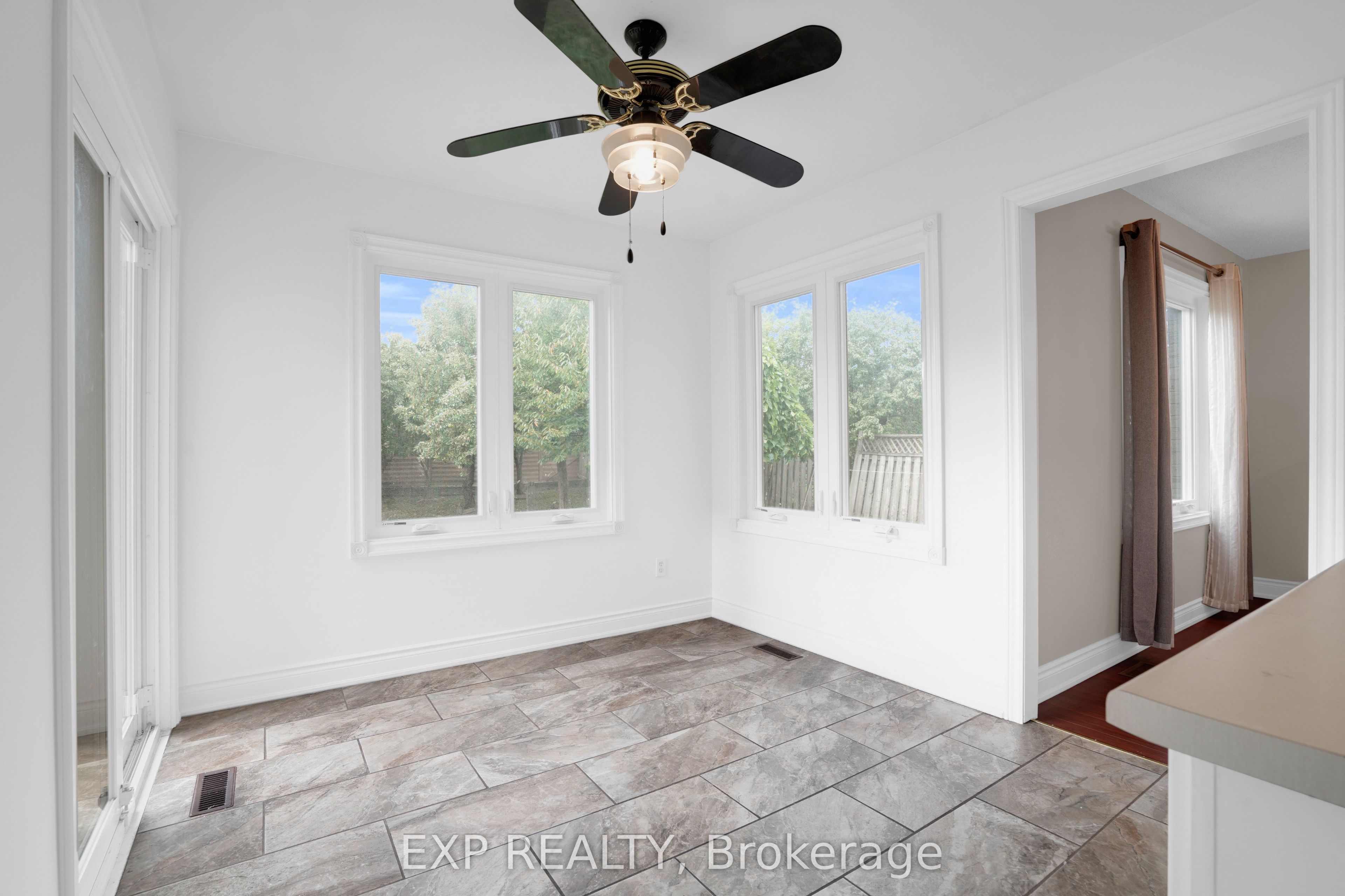271 Murray Street Property Photo 10