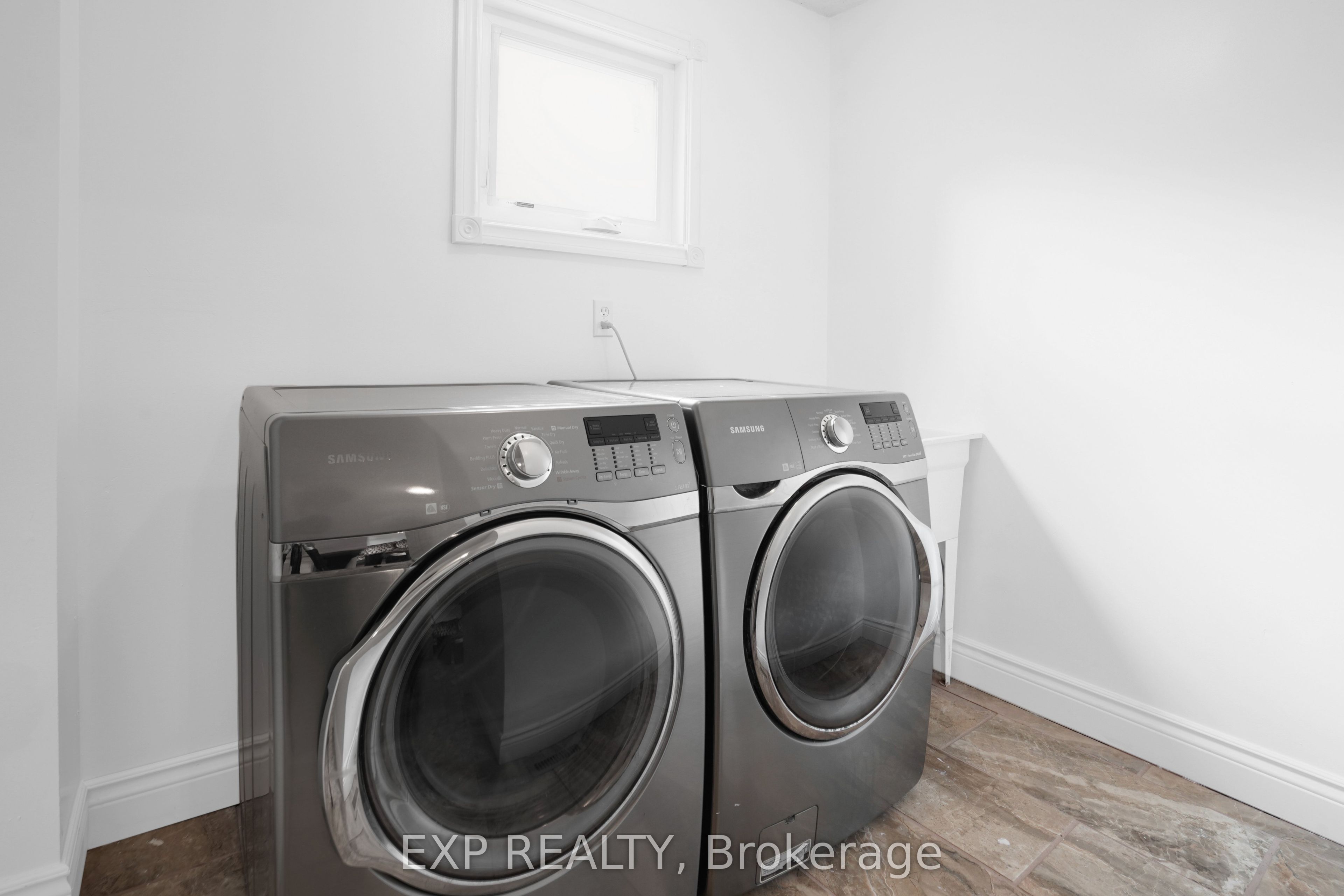 271 Murray Street Property Photo 14