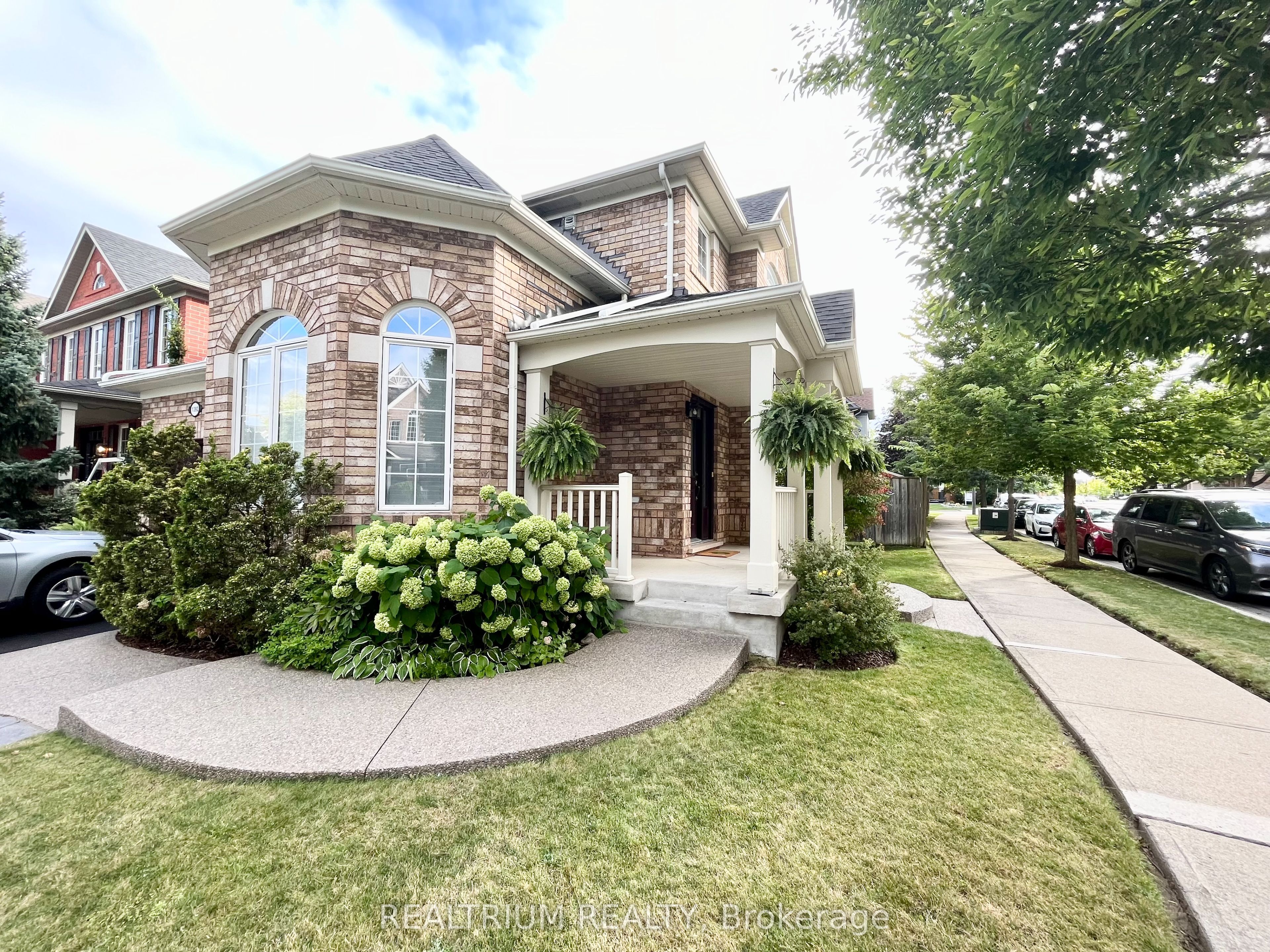 1392 Hill Street Property Photo 2