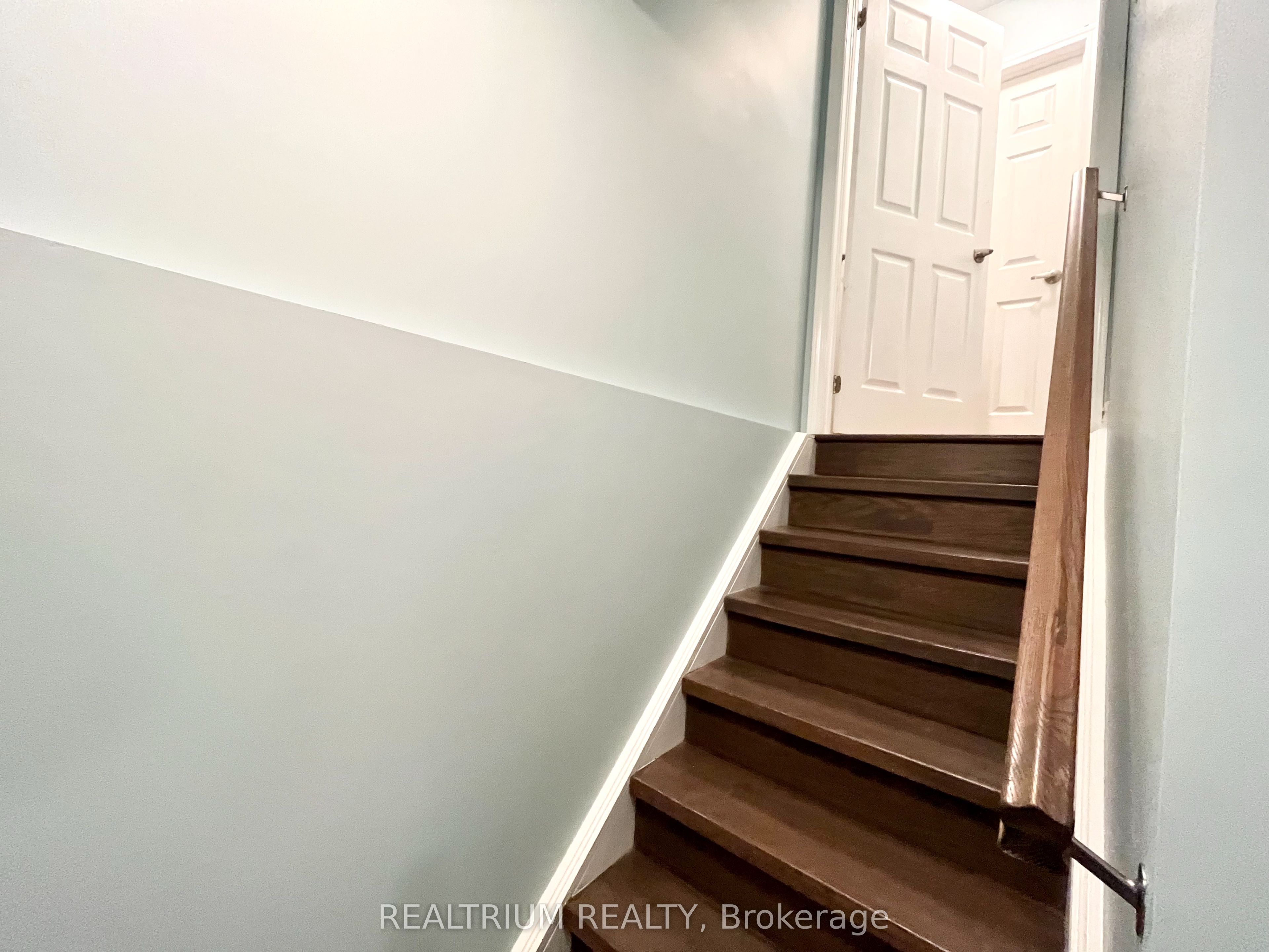1392 Hill Street Property Photo 3
