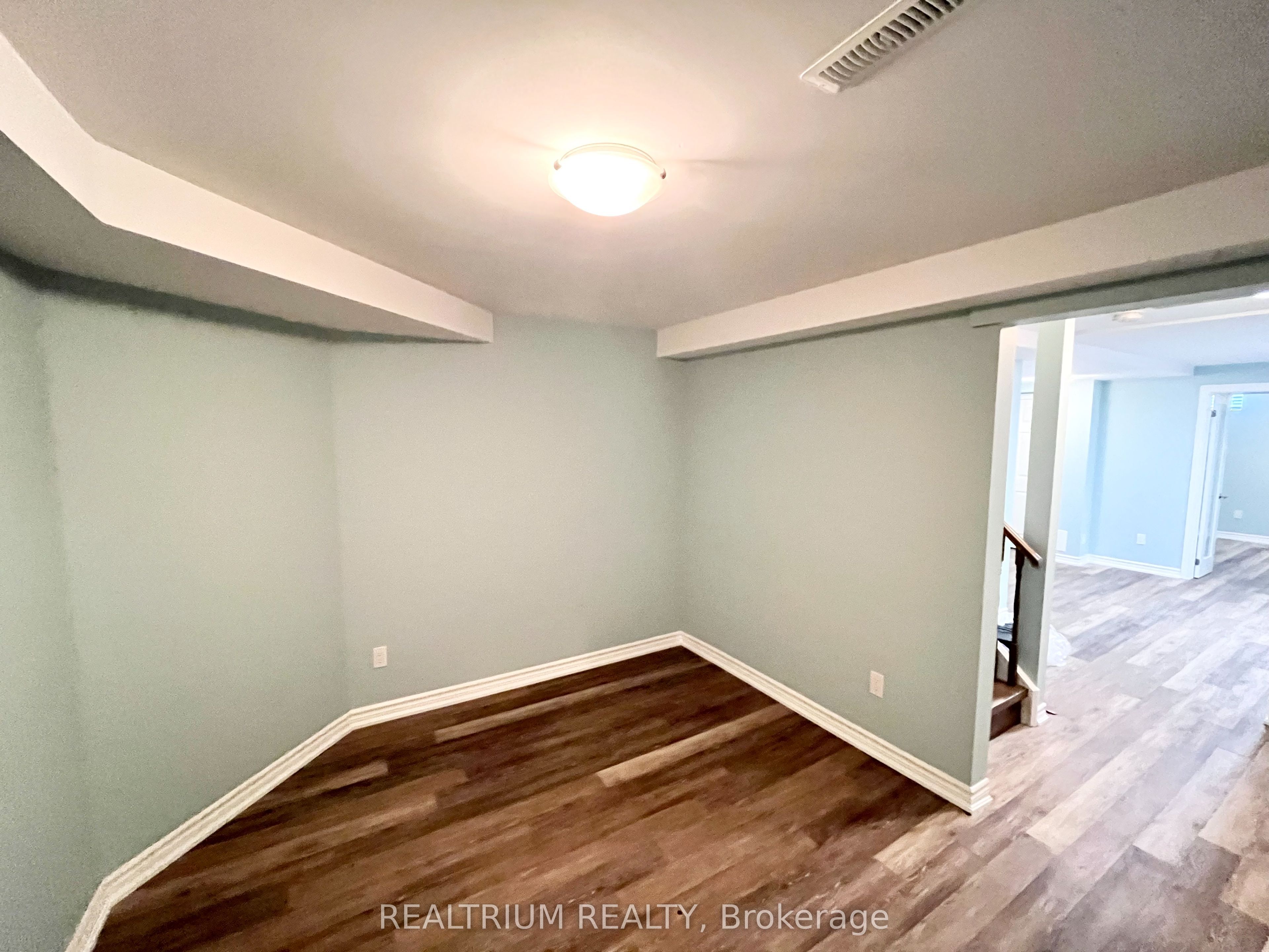 1392 Hill Street Property Photo 5