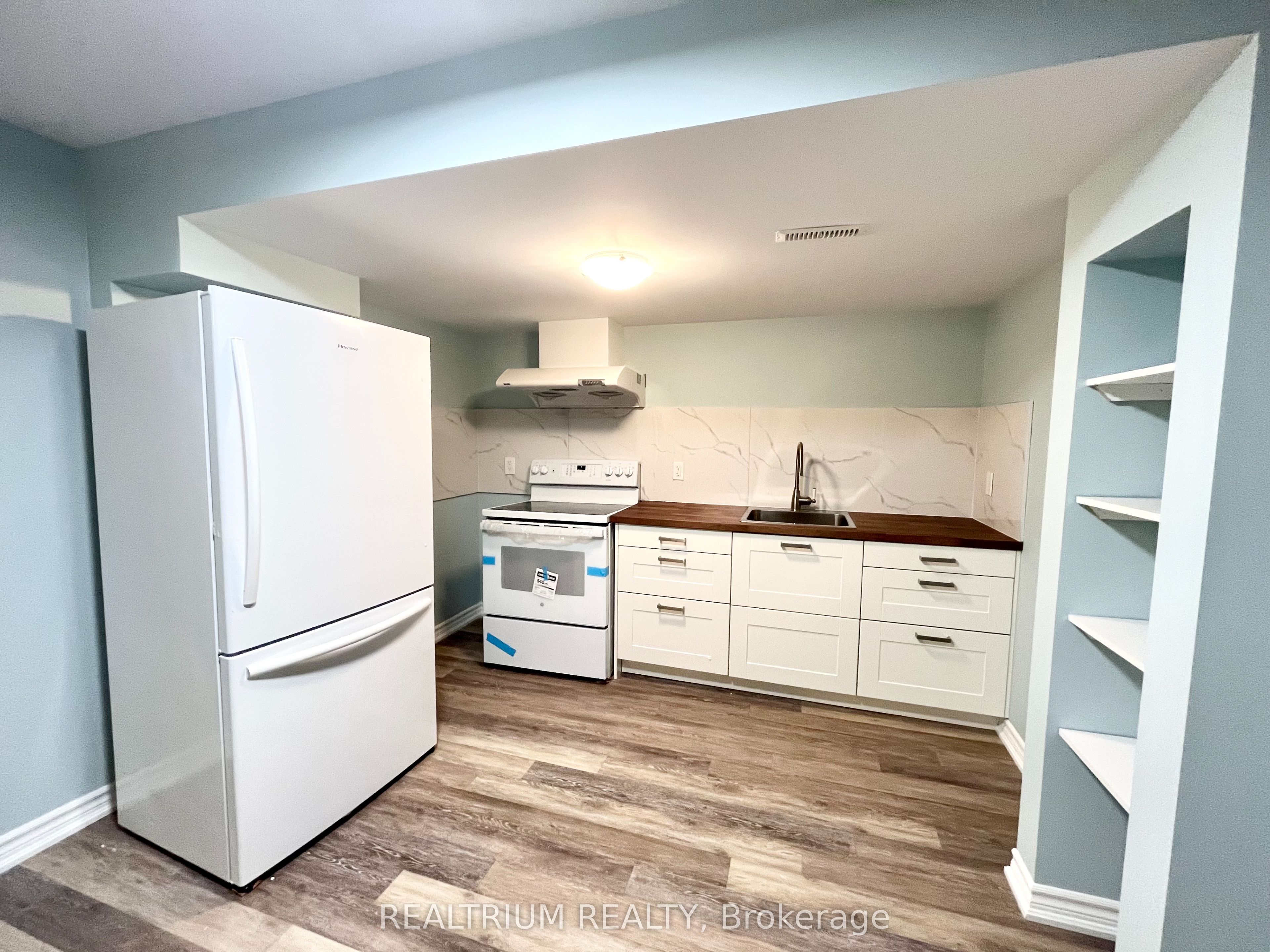 1392 Hill Street Property Photo 8