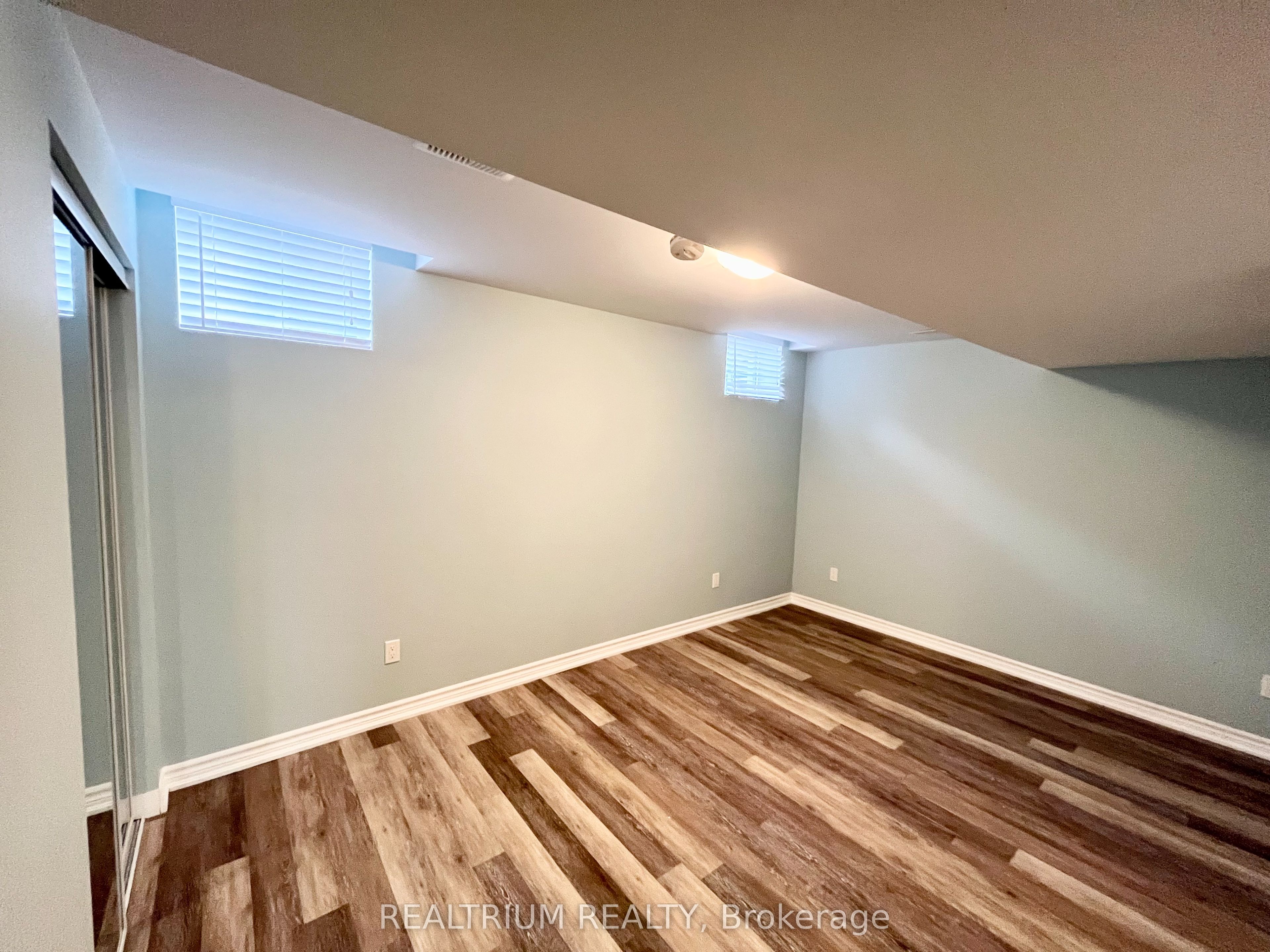 1392 Hill Street Property Photo 10
