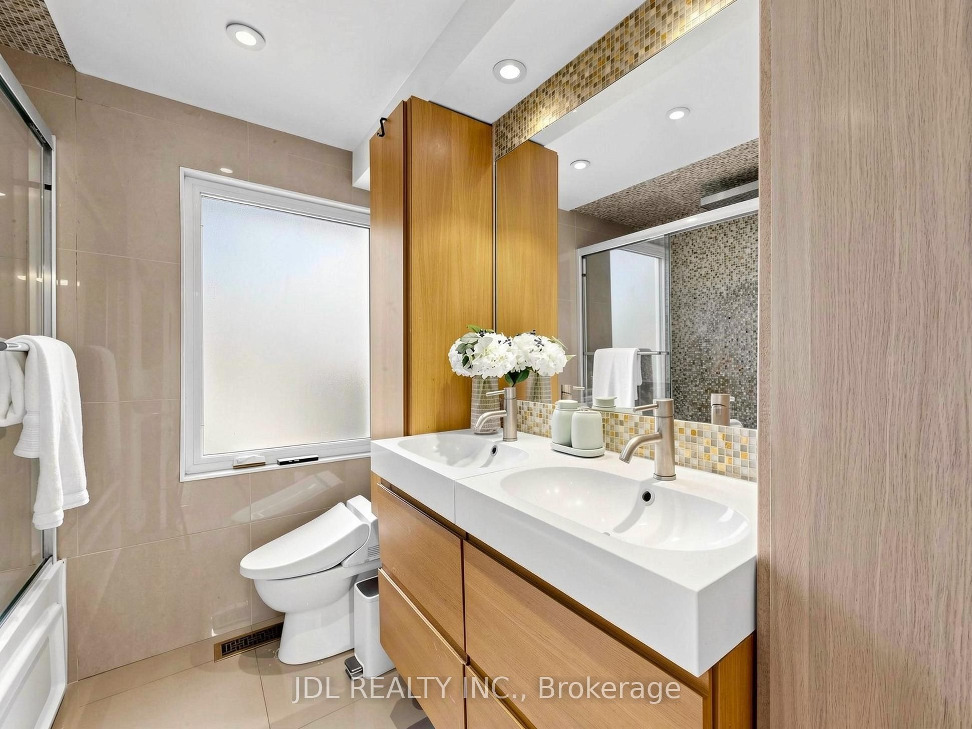 32 Ashmount Crescent Property Photo 29