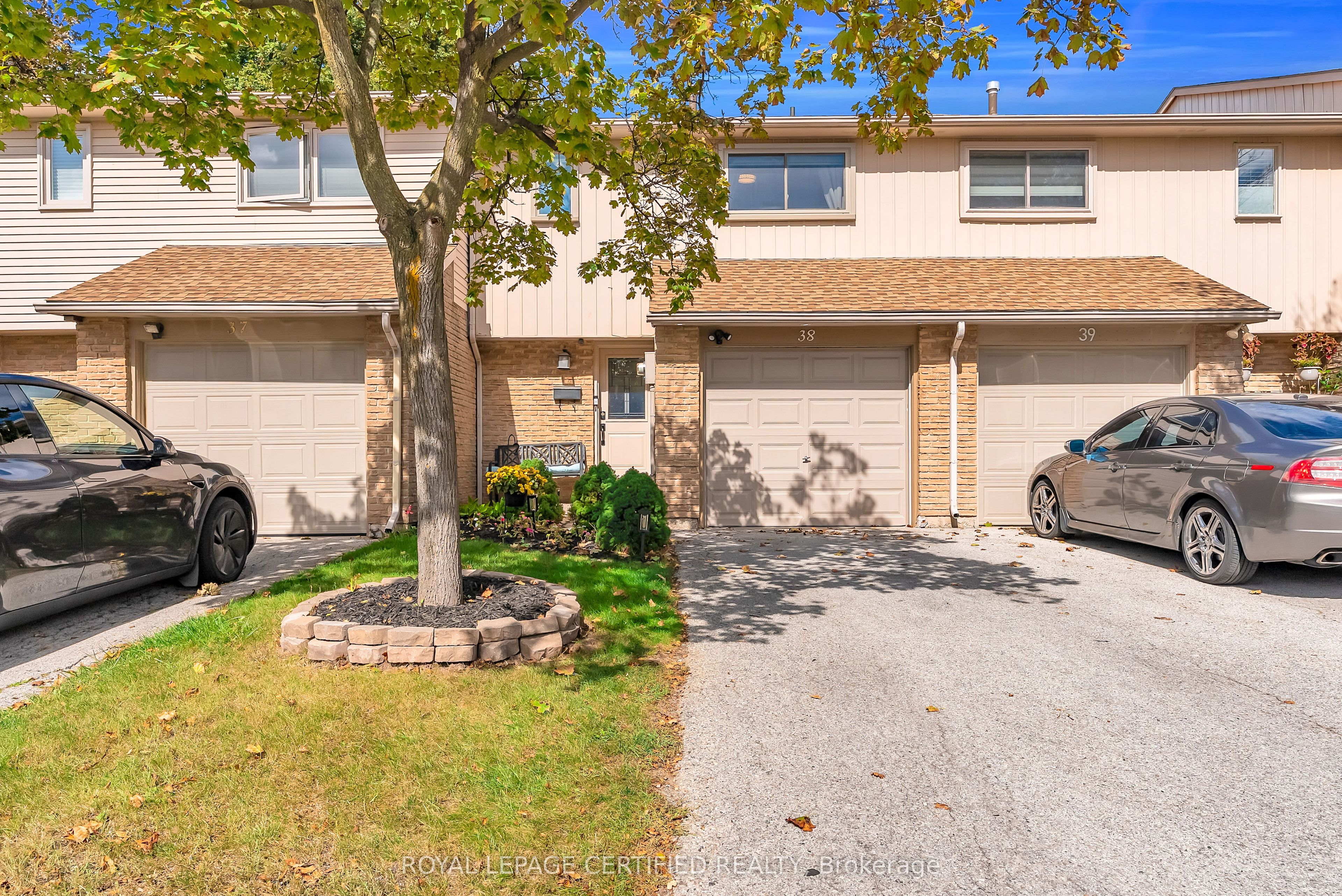 1532 Lancaster Drive 38 Property Photo 1