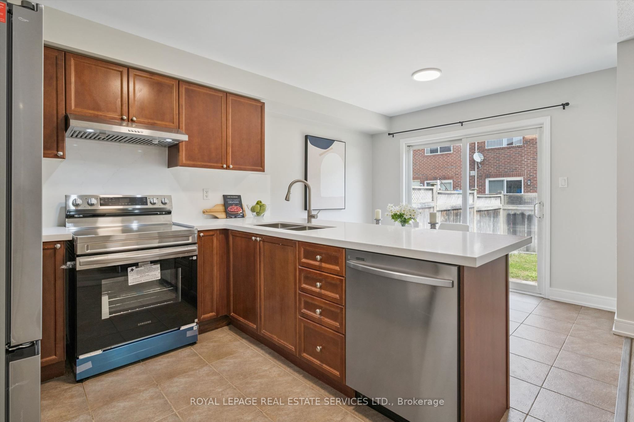 937 Vickerman Way Property Photo 16