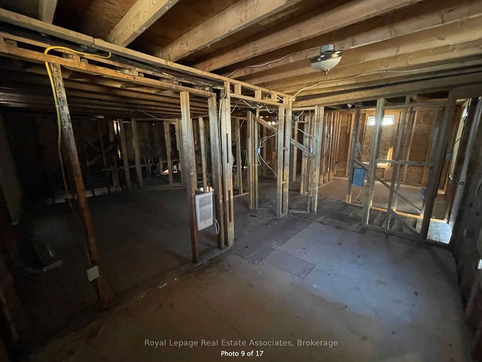 11 Stavebank Road N Property Photo 13