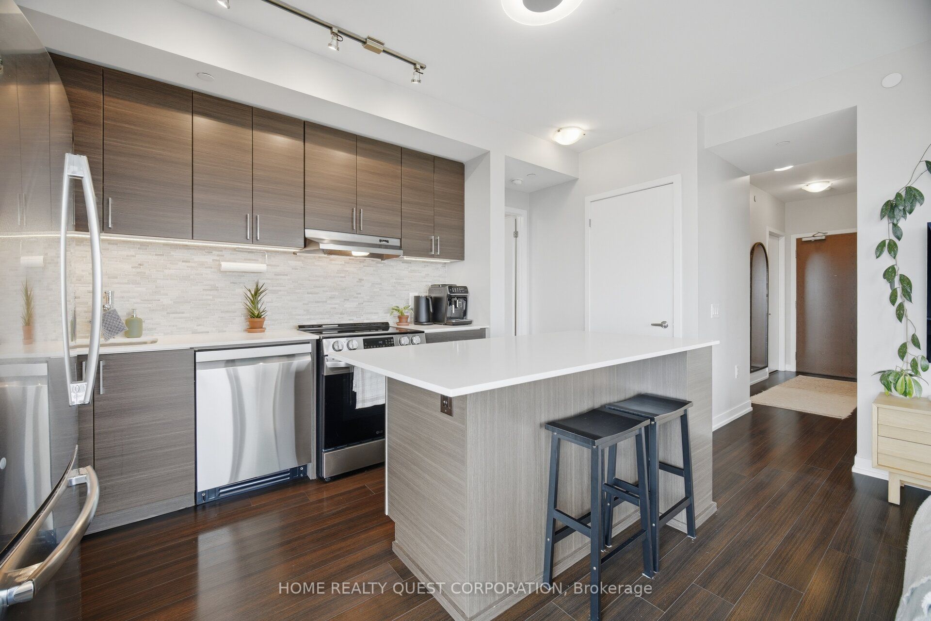 2560 Eglinton Avenue W 2205 Property Photo 2