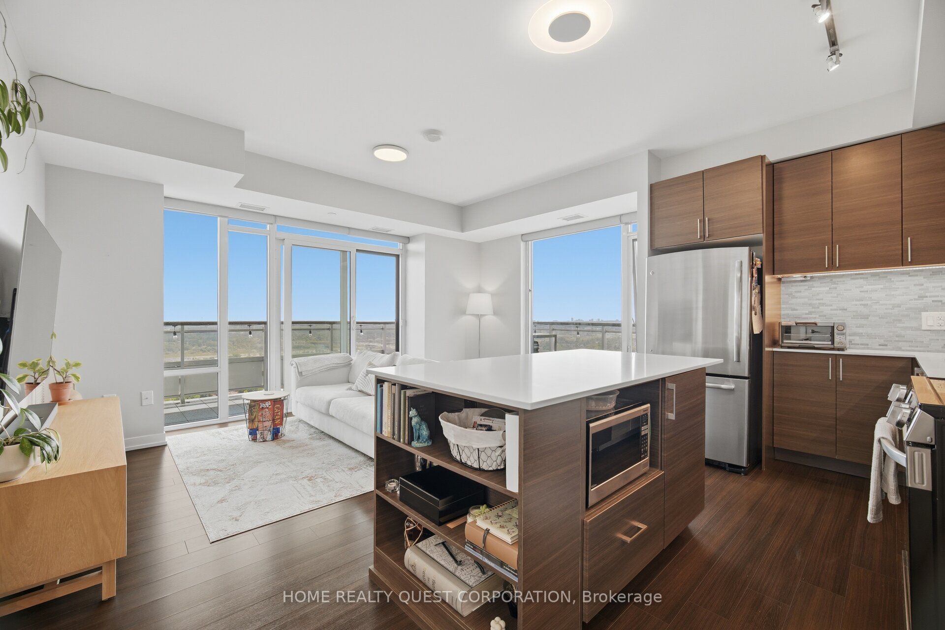 2560 Eglinton Avenue W 2205 Property Photo 7