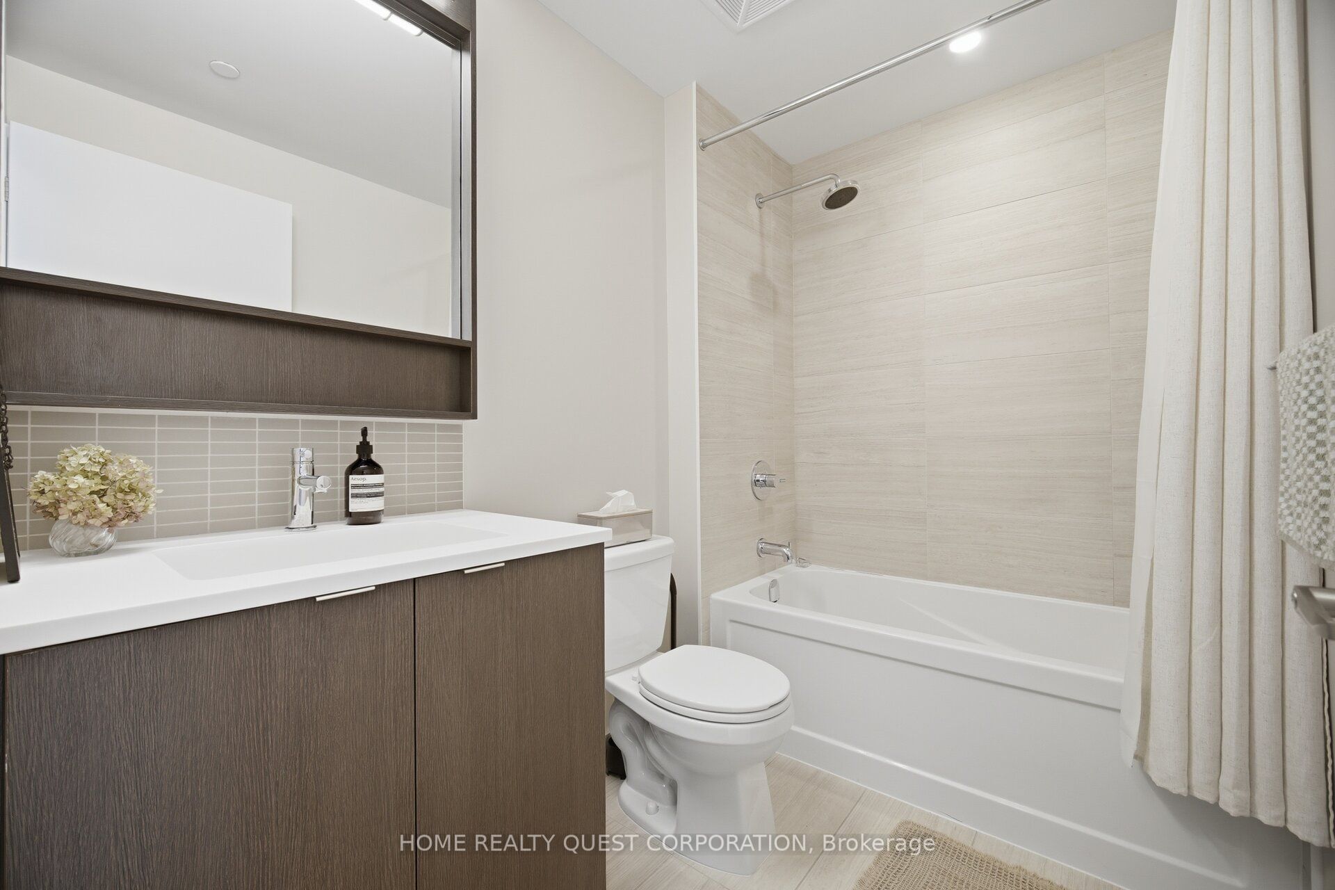 2560 Eglinton Avenue W 2205 Property Photo 13